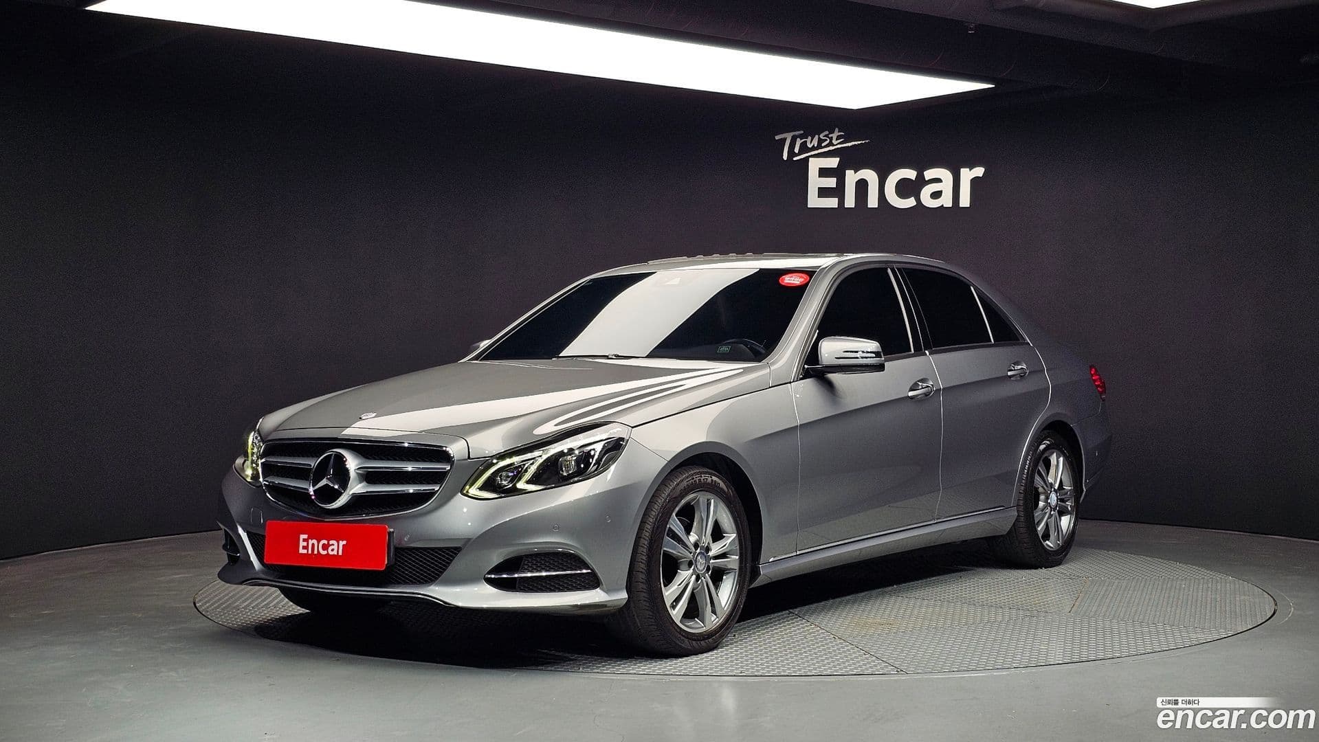 Main__Slider__Photo:E-Class Mercedes-Benz 2014.1-0