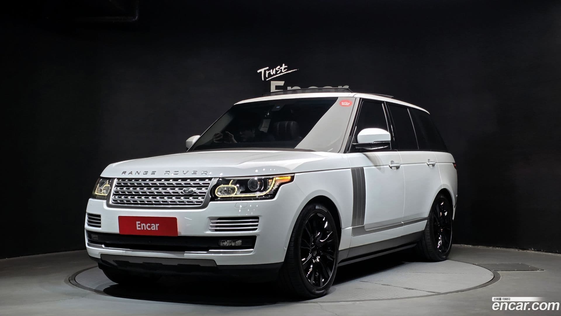Main__Slider__Photo:Range Rover Land Rover 2015.11-0