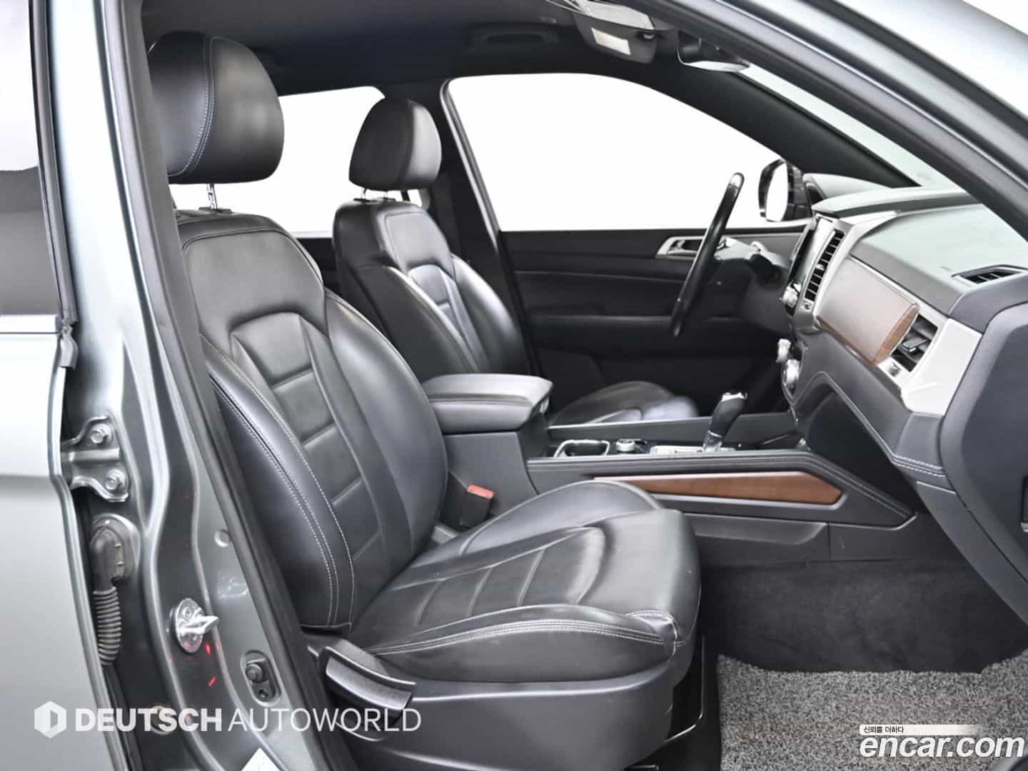 Rexton KG Mobility 2018.2-INNER-010