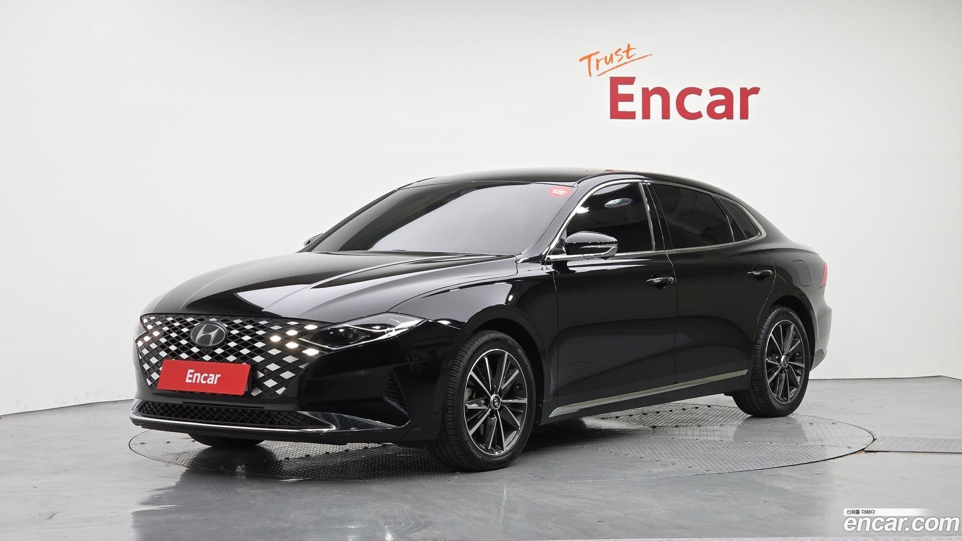 Main__Slider__Photo:Grandeur Hyundai 2022.6-0