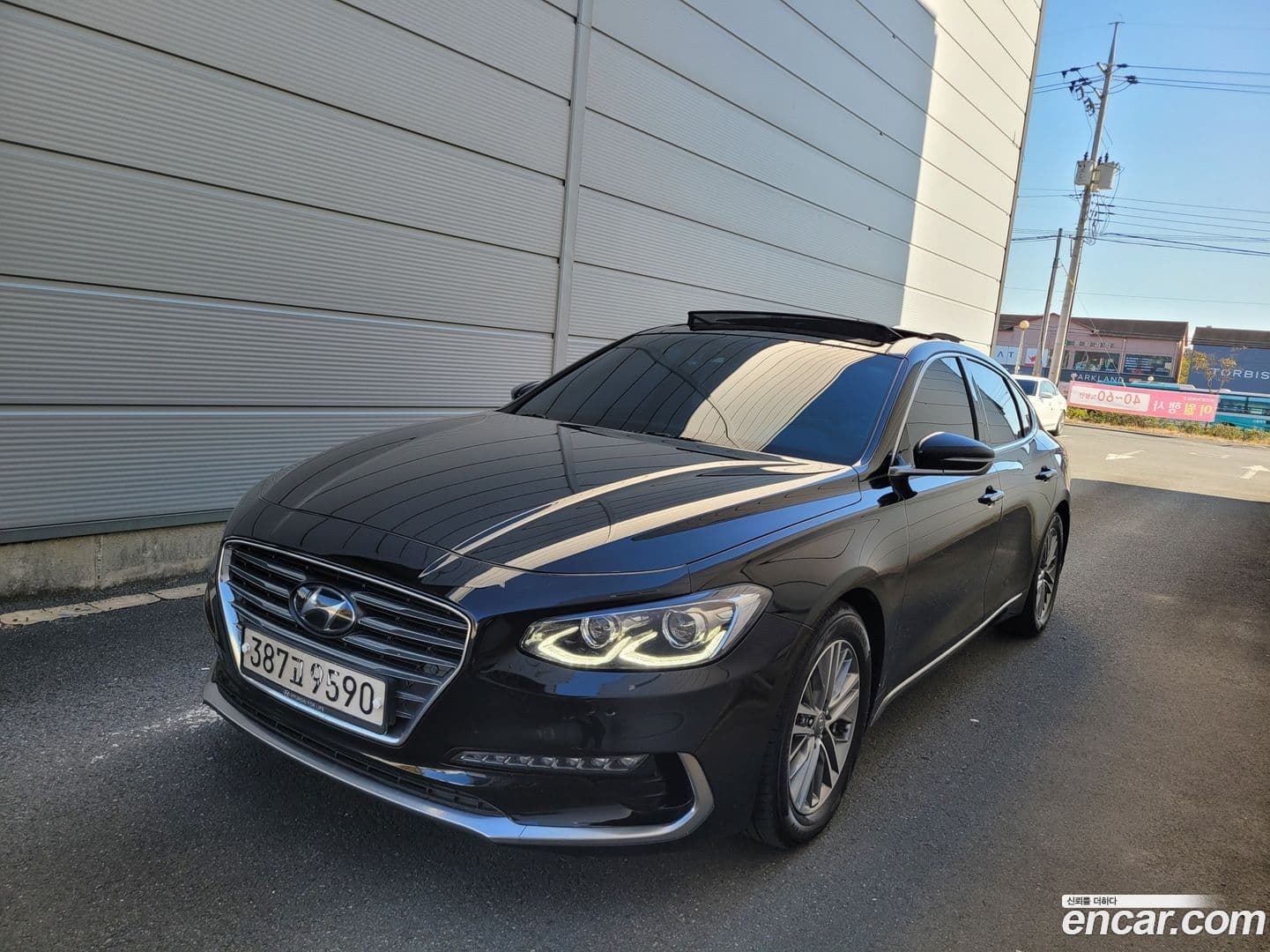 Main__Slider__Photo:Grandeur Hyundai 2019.1-0