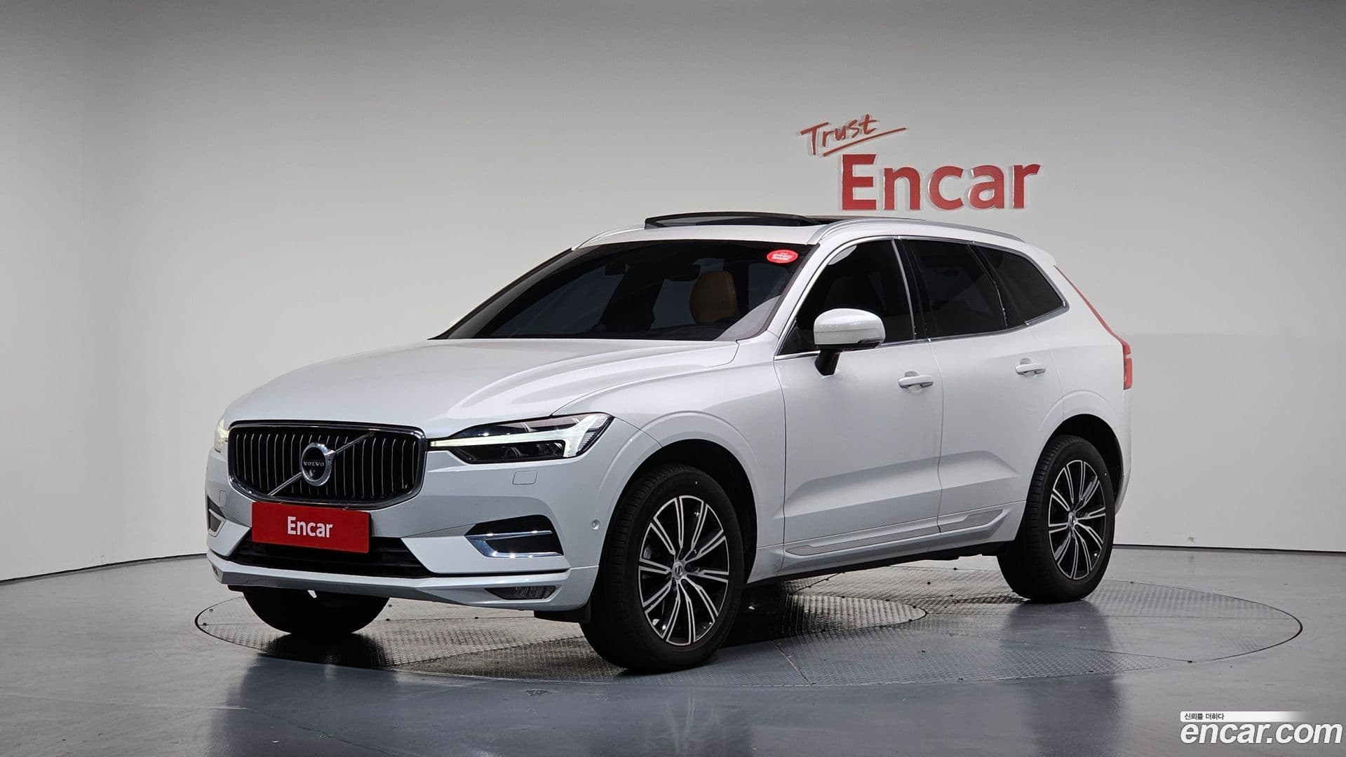 Main__Slider__Photo:XC60 Volvo 2021.6-0