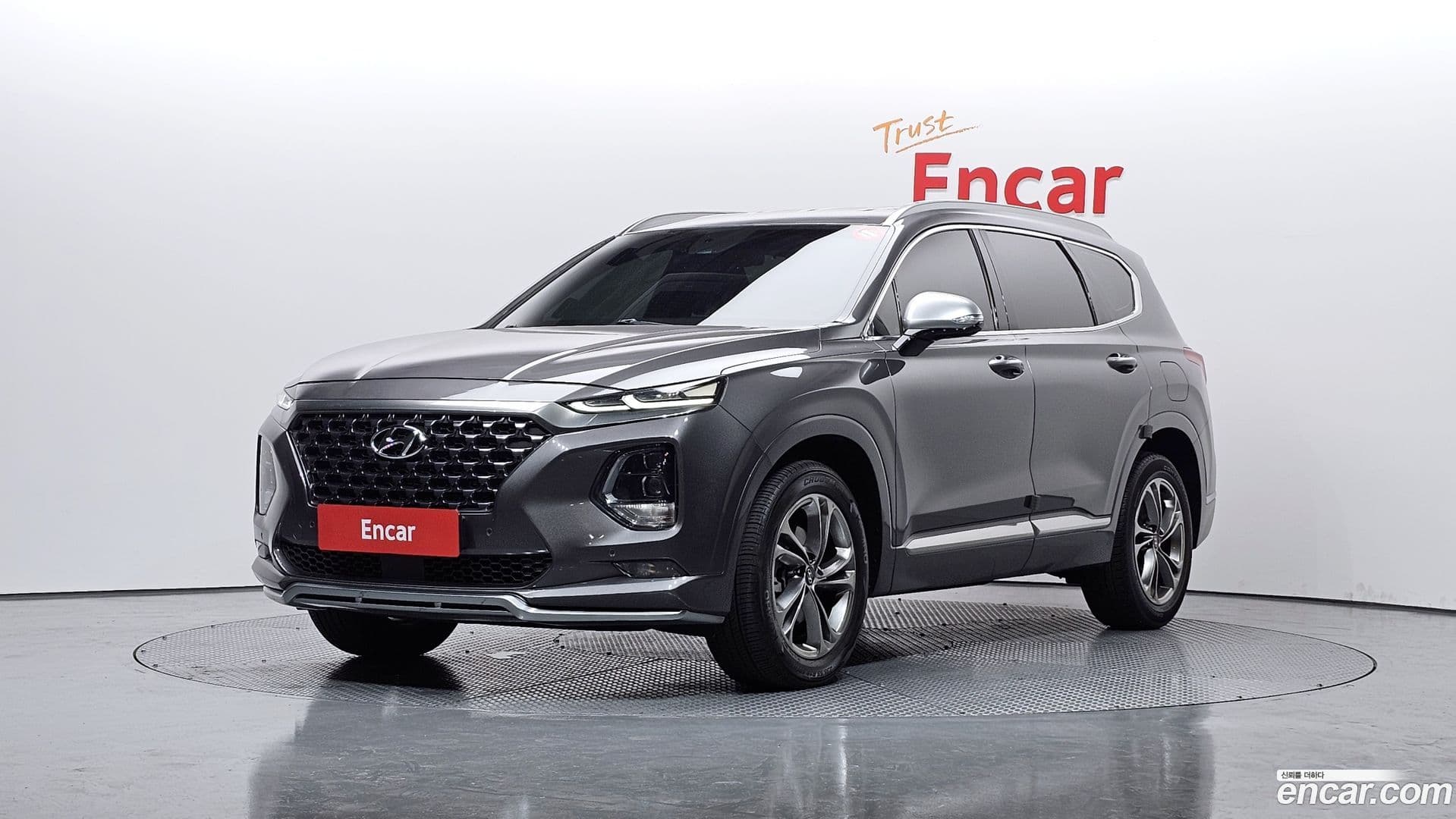 Main__Slider__Photo:Santafe Hyundai 2019.0-0