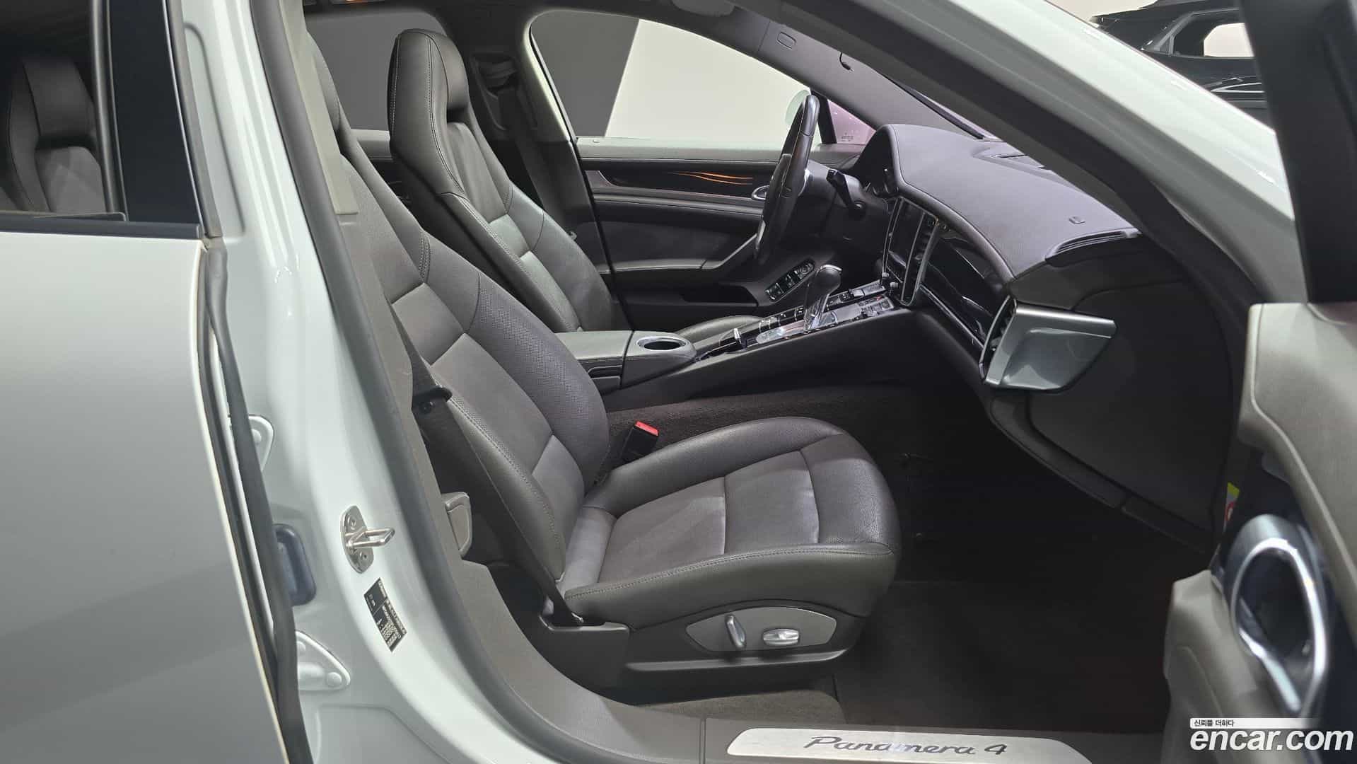 Panamera Porsche 2015.4-INNER-010