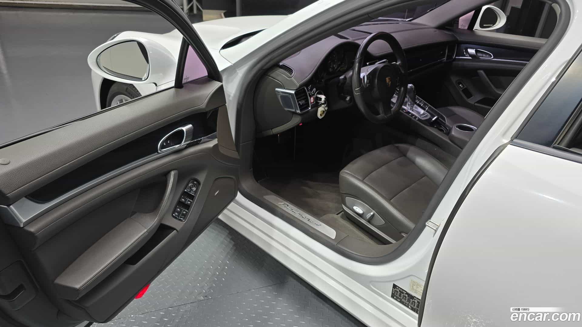 Panamera Porsche 2015.4-OPTION-015