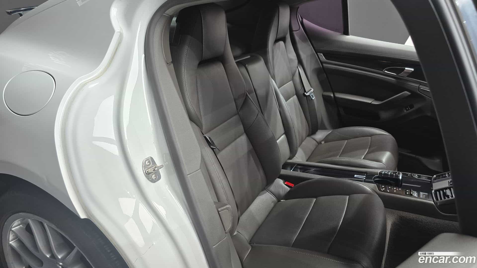 Panamera Porsche 2015.4-OPTION-016