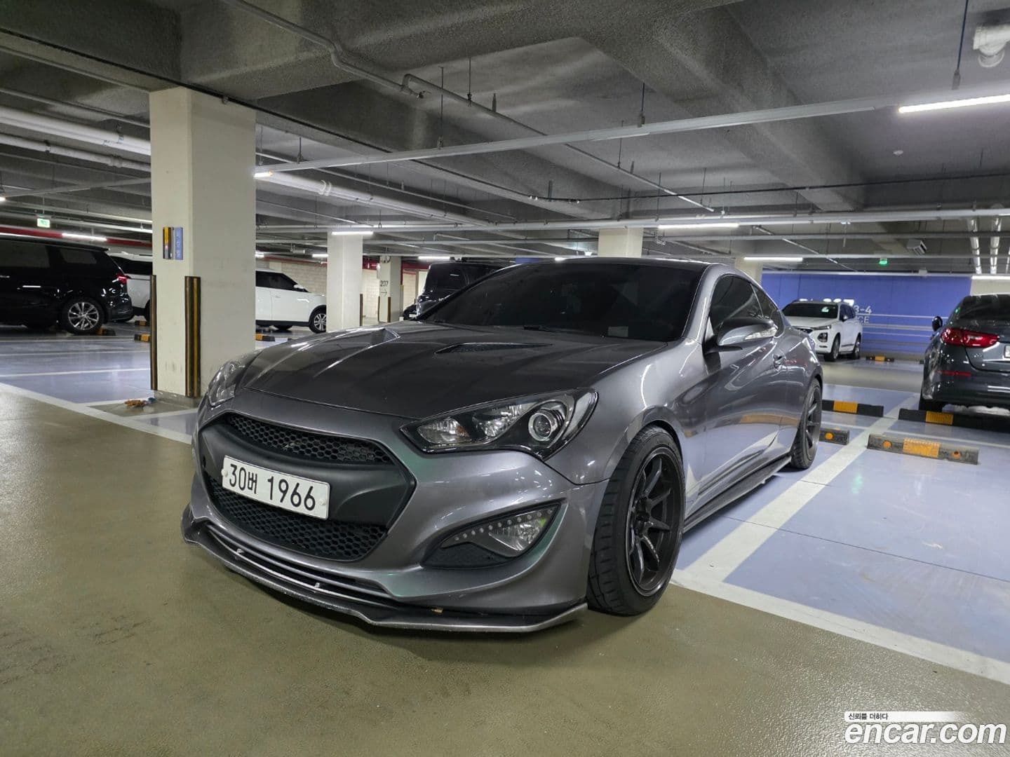 Main__Slider__Photo:Genesis Hyundai 2009.9-0