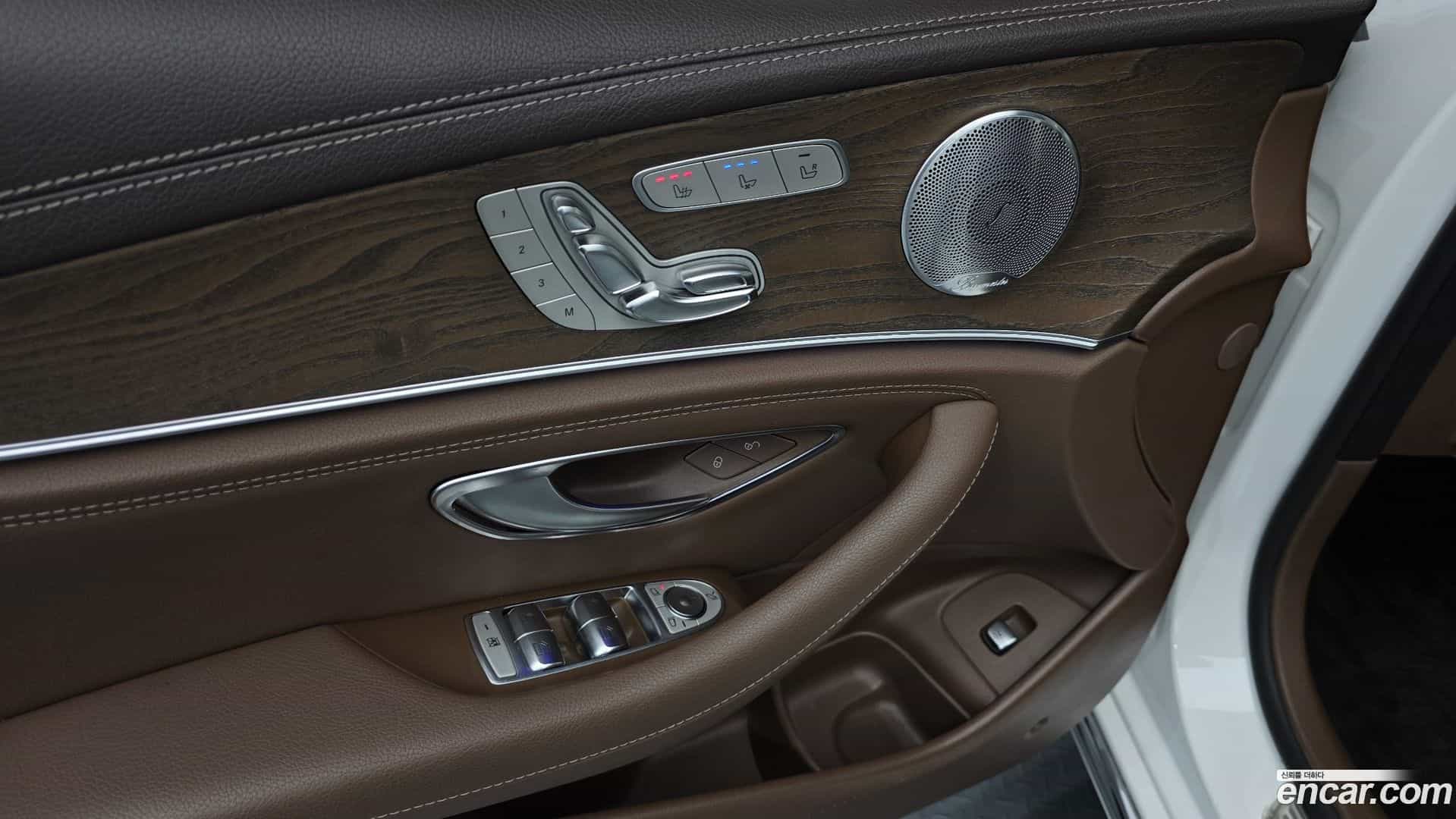 E-Class Mercedes-Benz 2019.1-OPTION-015