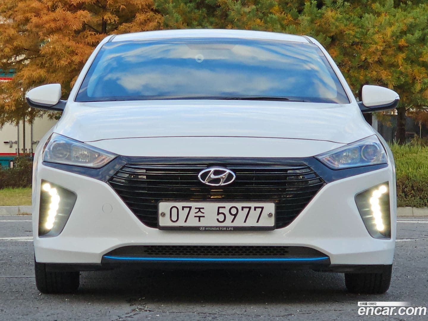 Main__Slider__Photo:Ioniq Hyundai 2019.4-0