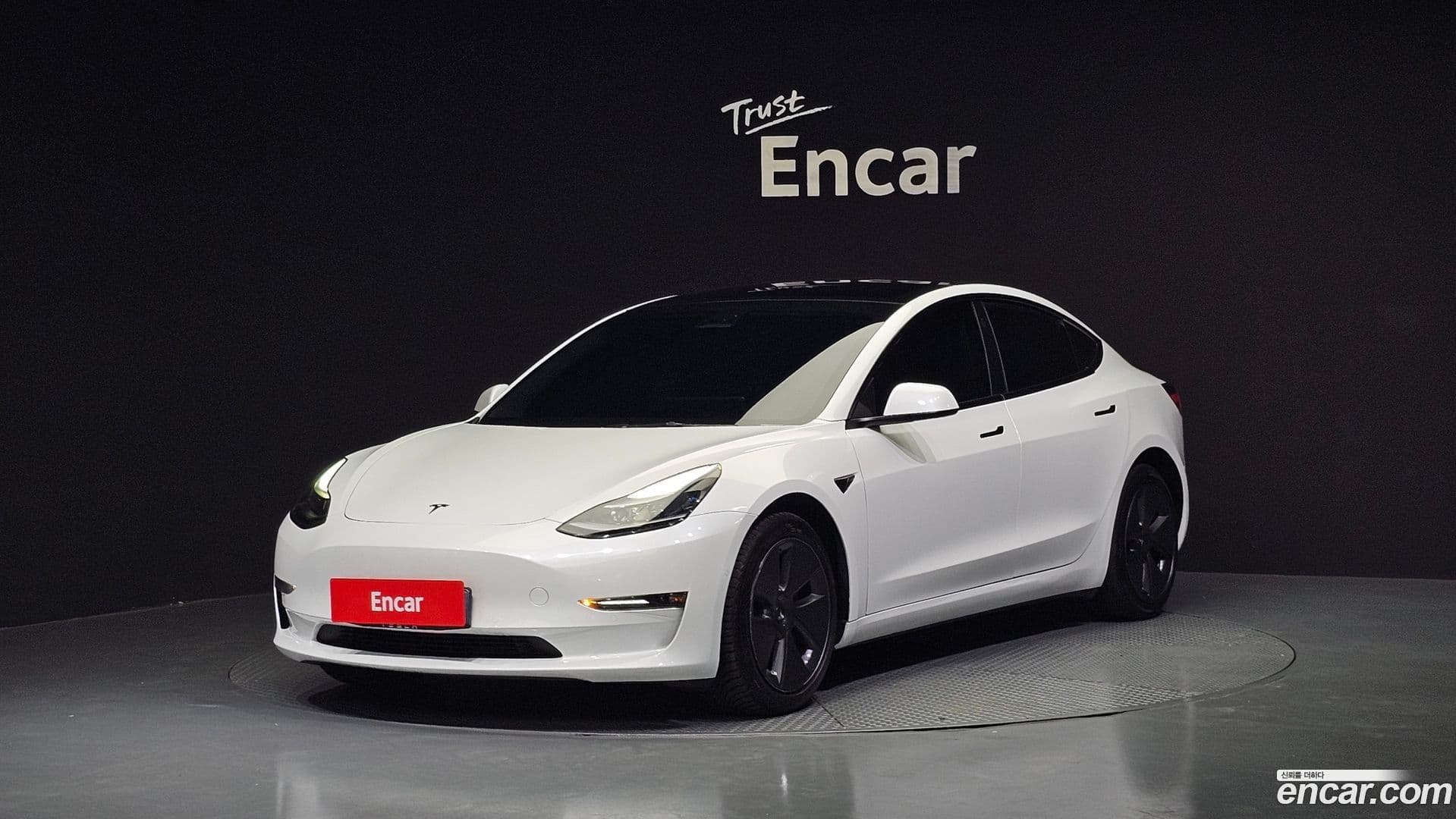 Main__Slider__Photo:Model 3 Tesla 2022.11-0