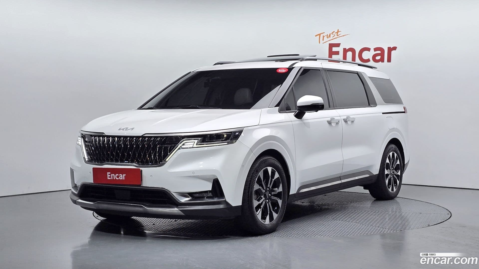 Main__Slider__Photo:Canival Kia 2023.7-0