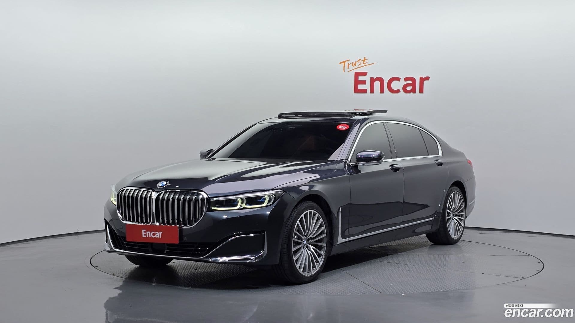 Main__Slider__Photo:7-Series BMW 2019.11-0