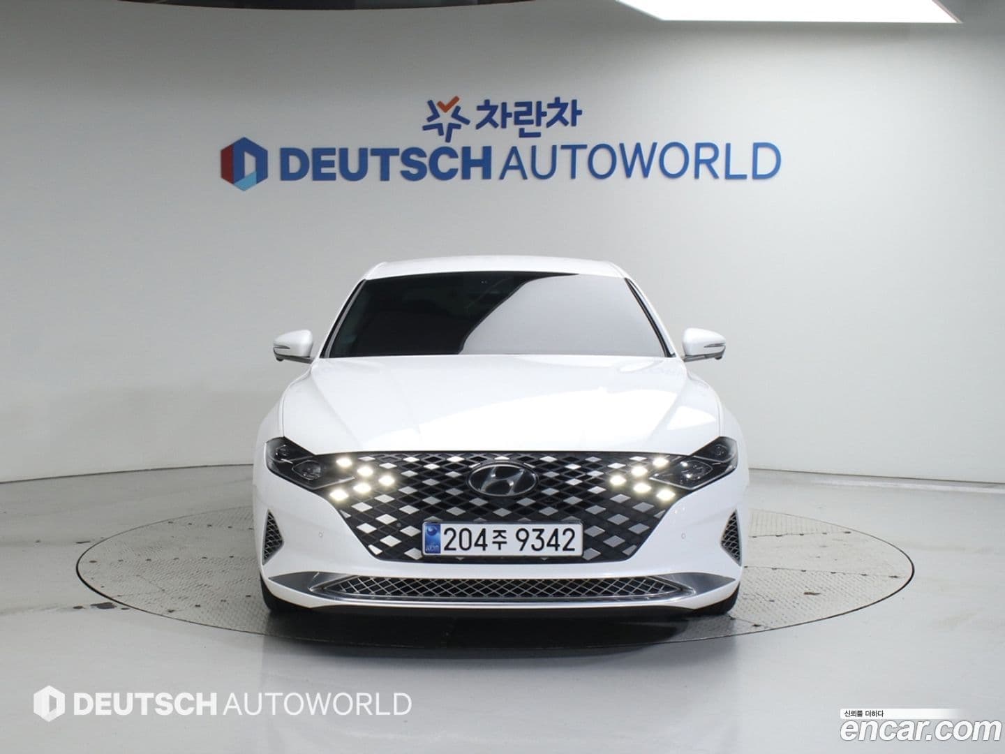 Main__Slider__Photo:Grandeur Hyundai 2021.8-0