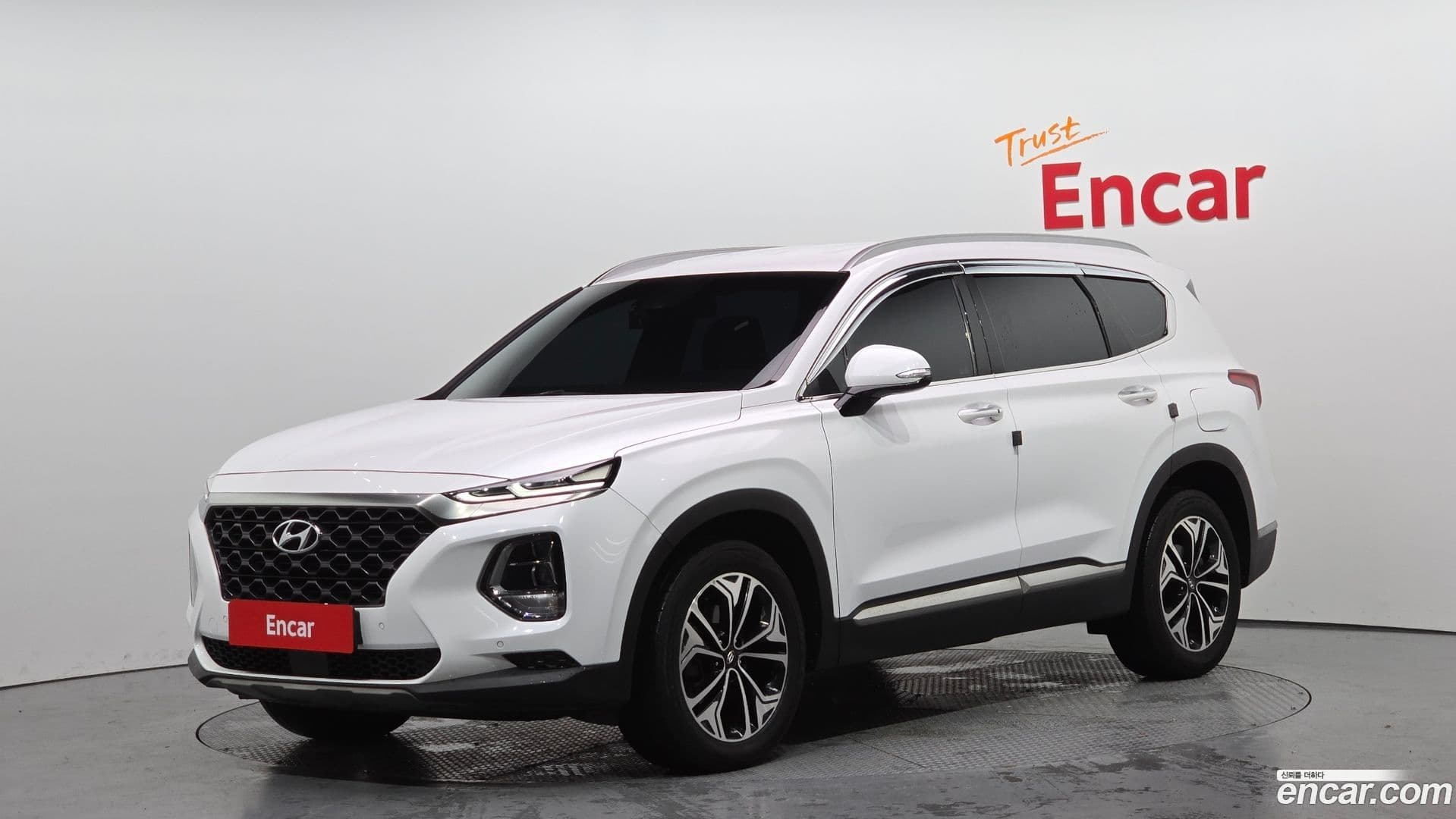 Main__Slider__Photo:Santafe Hyundai 2018.9-0
