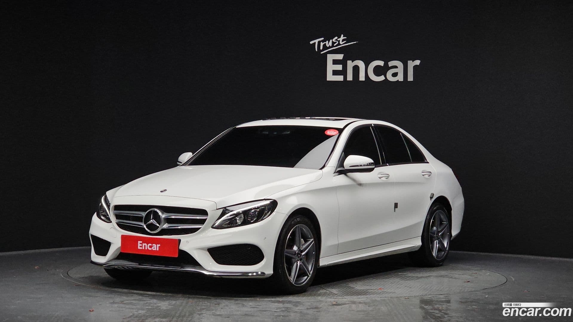 Main__Slider__Photo:C-Class Mercedes-Benz 2018.4-0