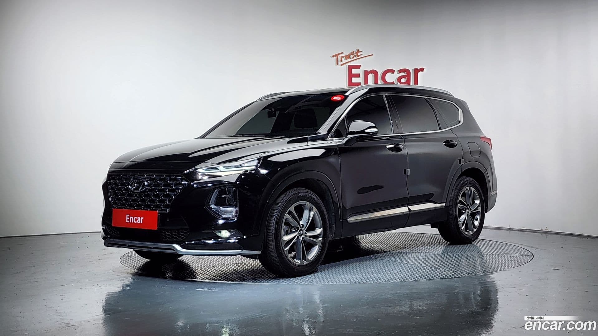 Main__Slider__Photo:Santafe Hyundai 2019.1-0