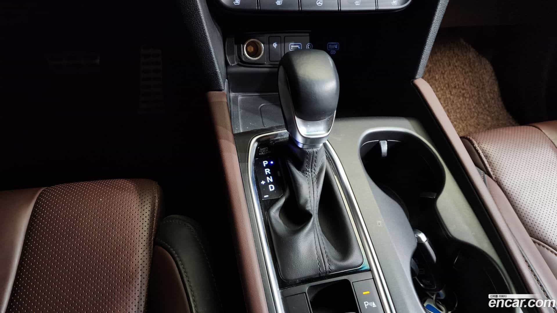 Santafe Hyundai 2019.1-INNER-009