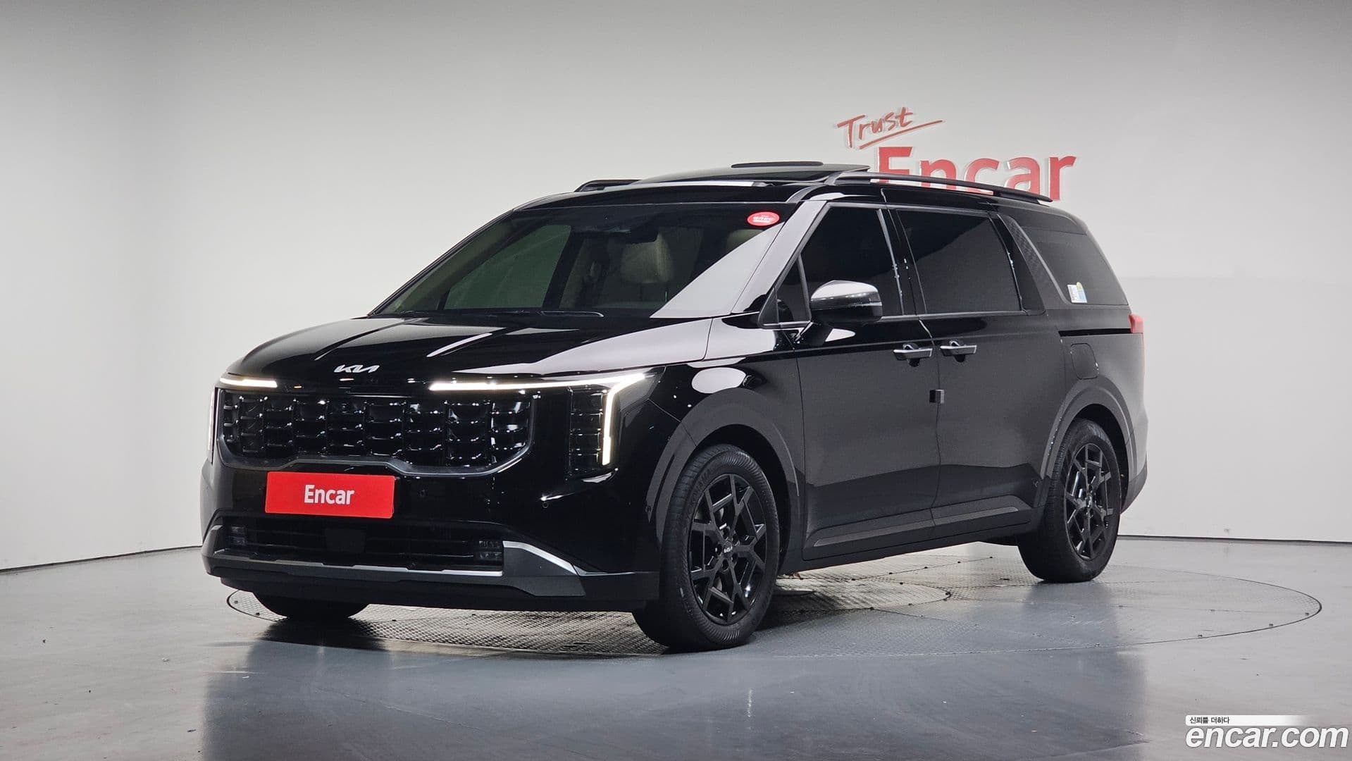 Main__Slider__Photo:Canival Kia 2024.6-0