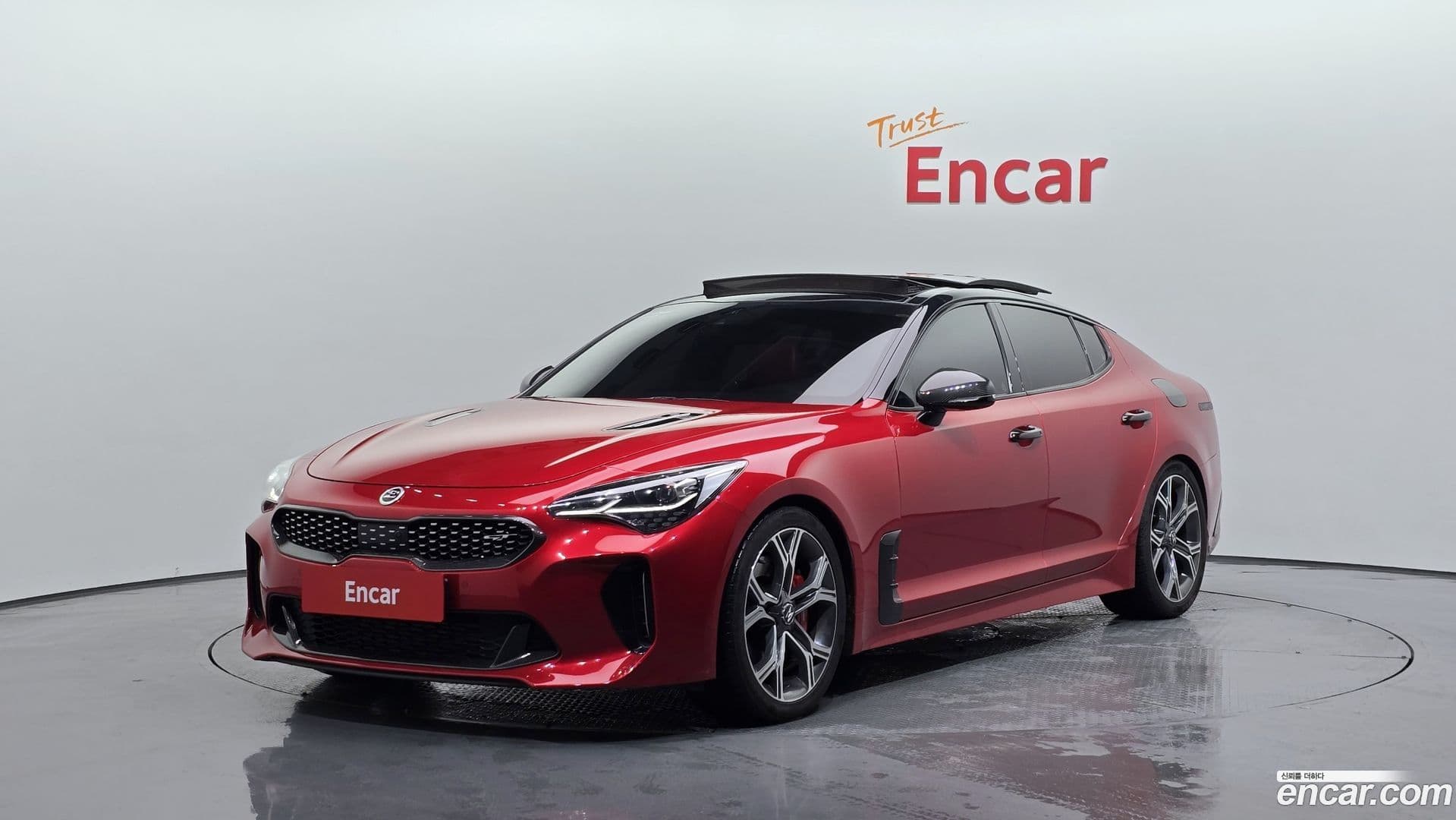 Main__Slider__Photo:Stinger Kia 2018.8-0