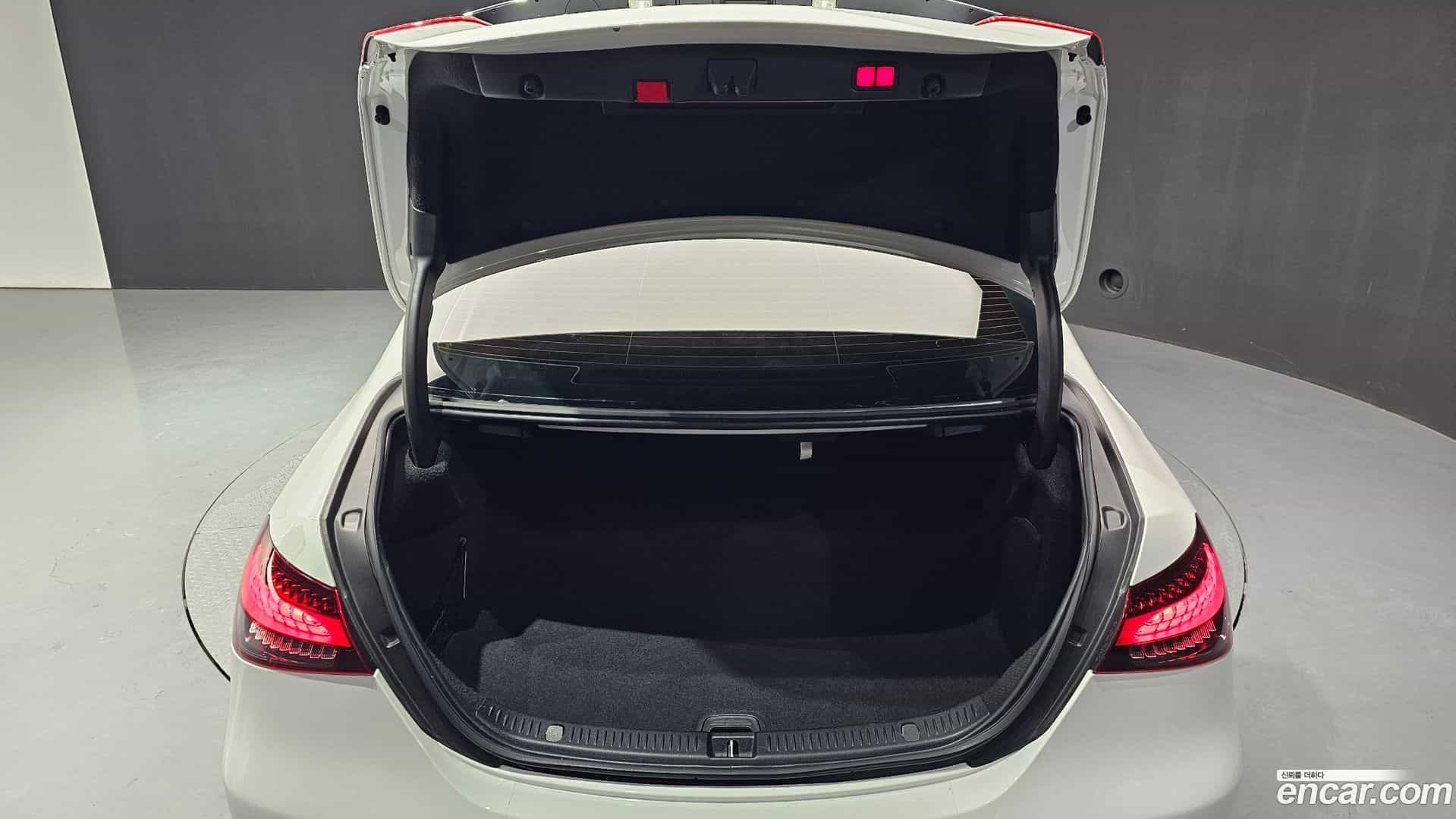 E-Class Mercedes-Benz 2020.10-OPTION-24