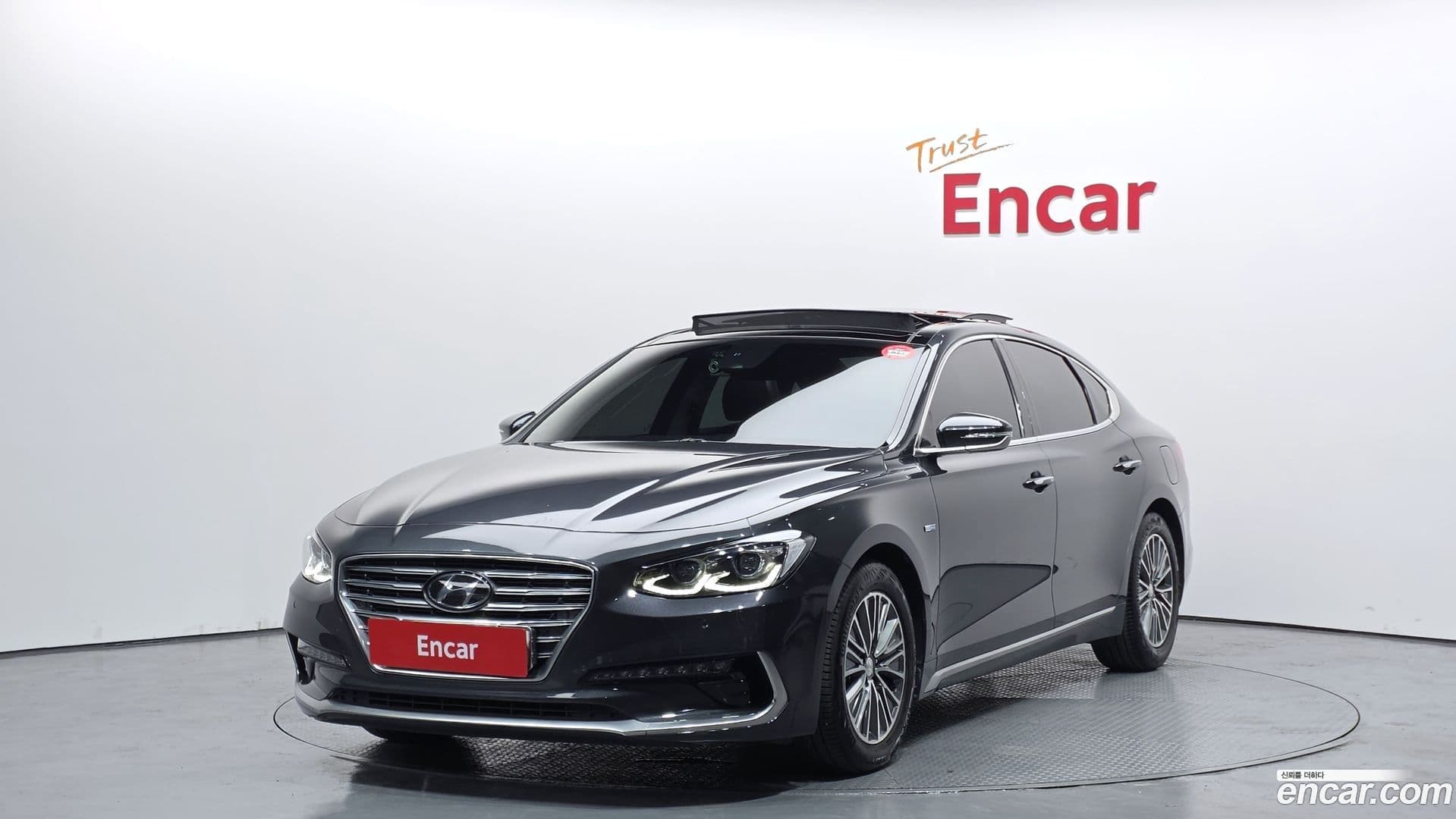 Main__Slider__Photo:Grandeur Hyundai 2018.2-0