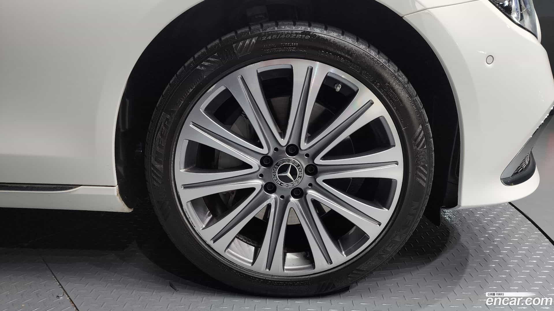 E-Class Mercedes-Benz 2022.10-OUTER-5