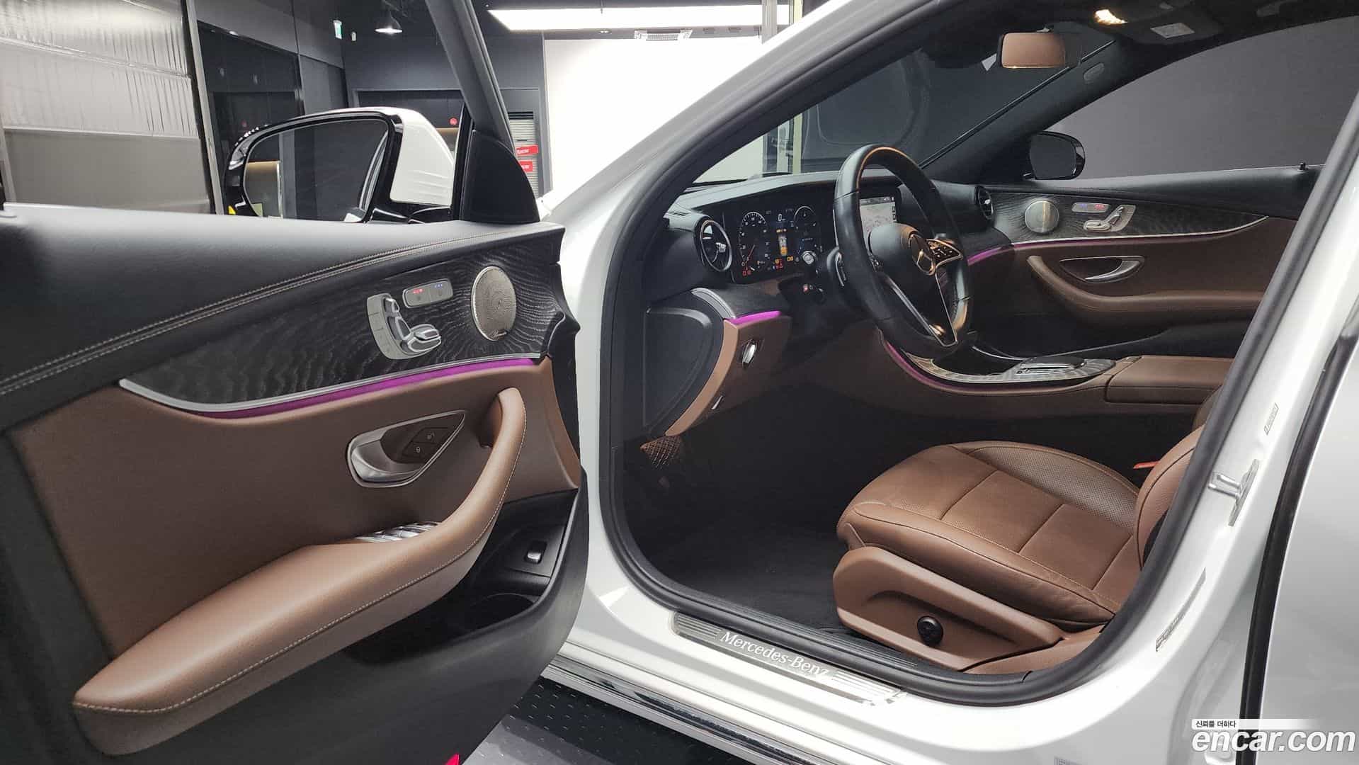 E-Class Mercedes-Benz 2022.10-INNER-10