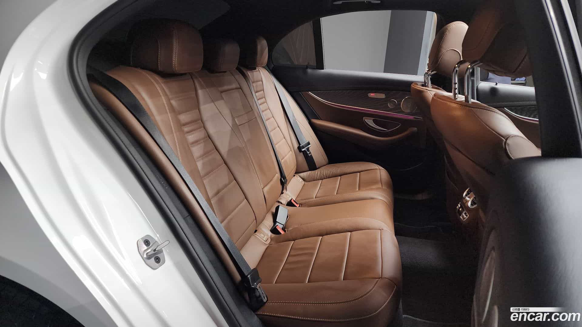 E-Class Mercedes-Benz 2022.10-OPTION-16