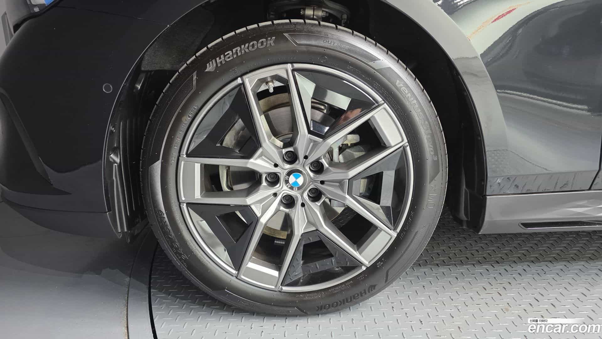 5-Series BMW 2025.5-OUTER-5