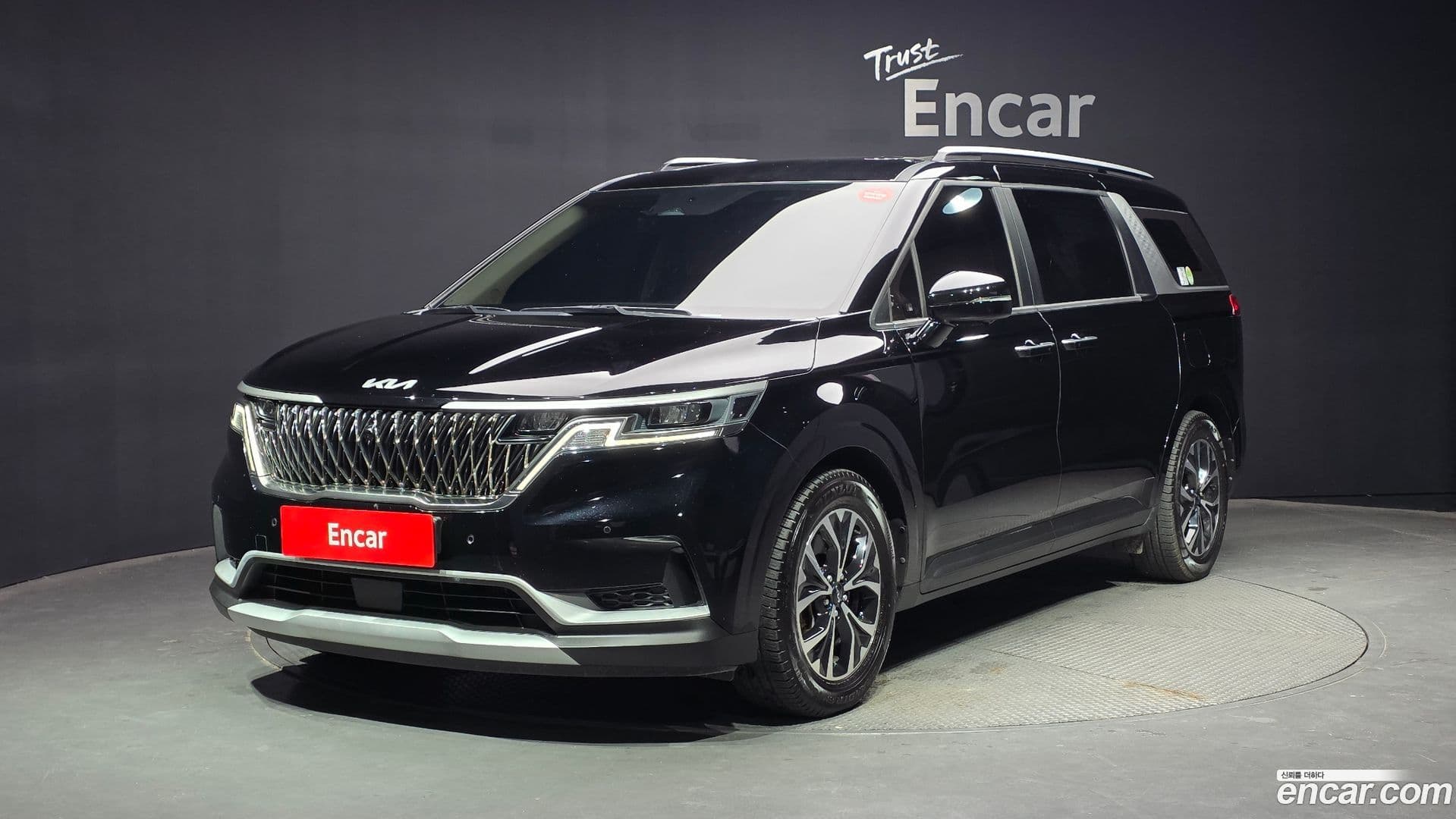 Main__Slider__Photo:Canival Kia 2023.0-0