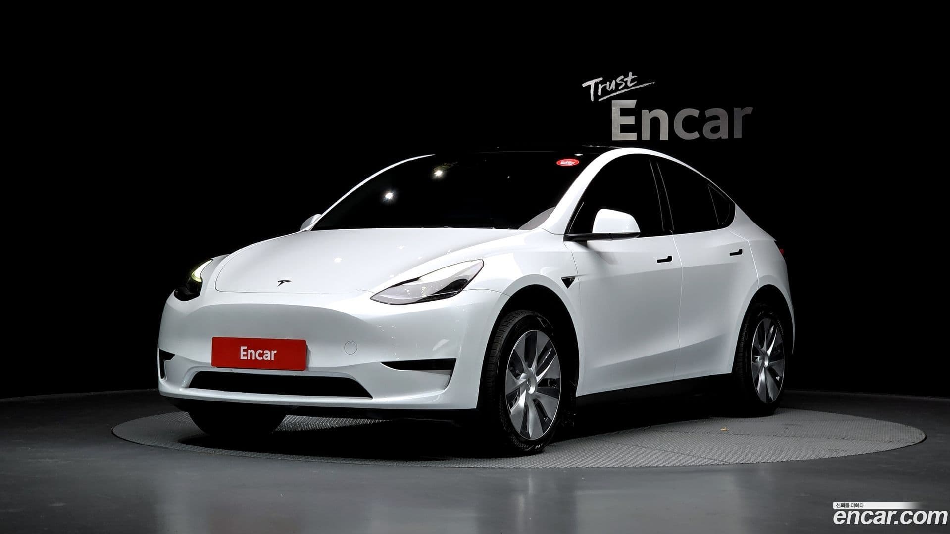 Main__Slider__Photo:Model Y Tesla 2023.10-0