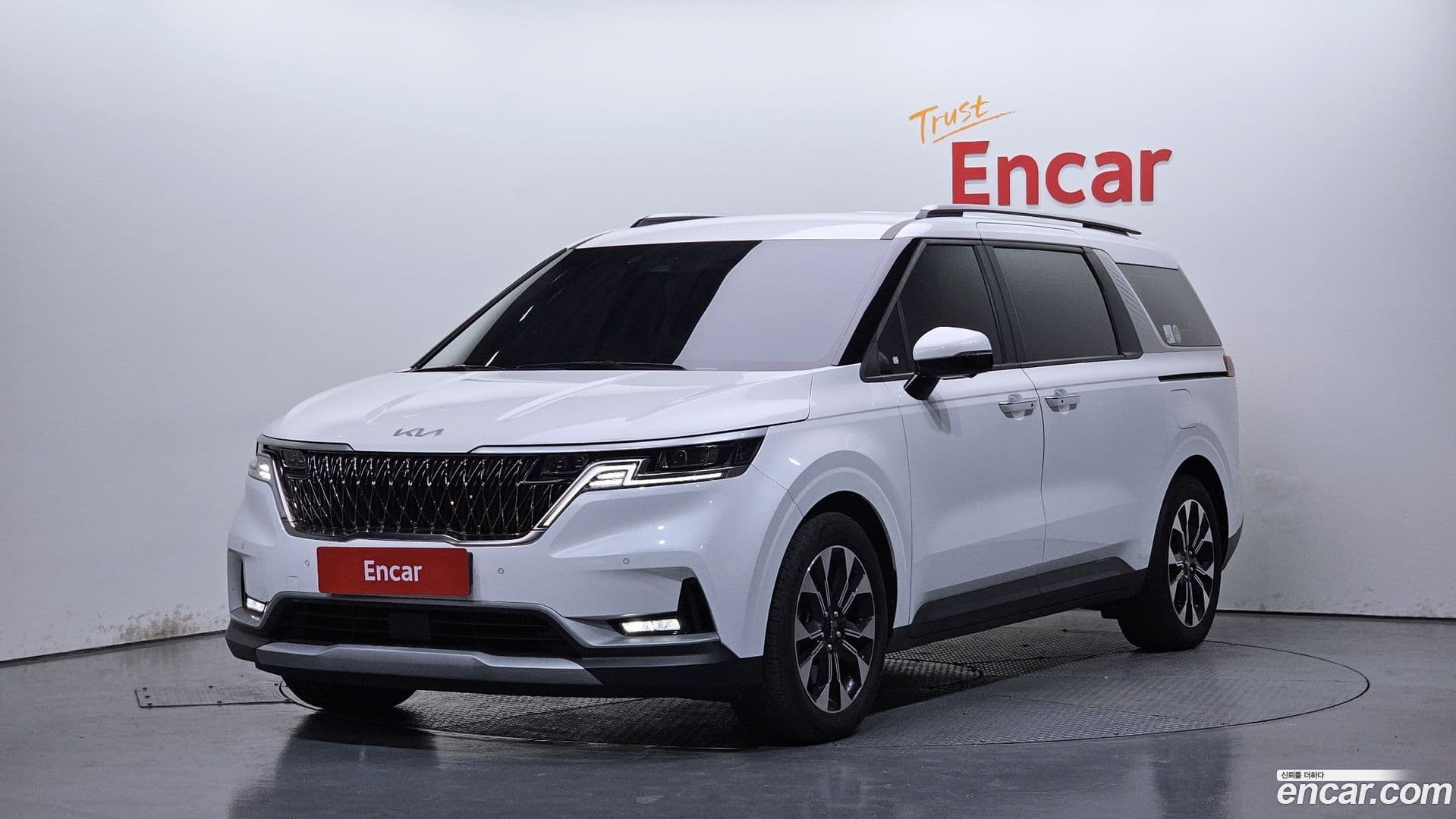 Main__Slider__Photo:Canival Kia 2022.7-0