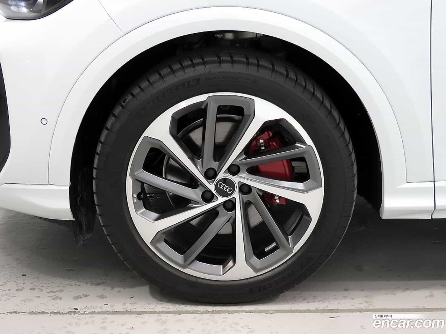 Q5 Audi 2025.10-OUTER-005