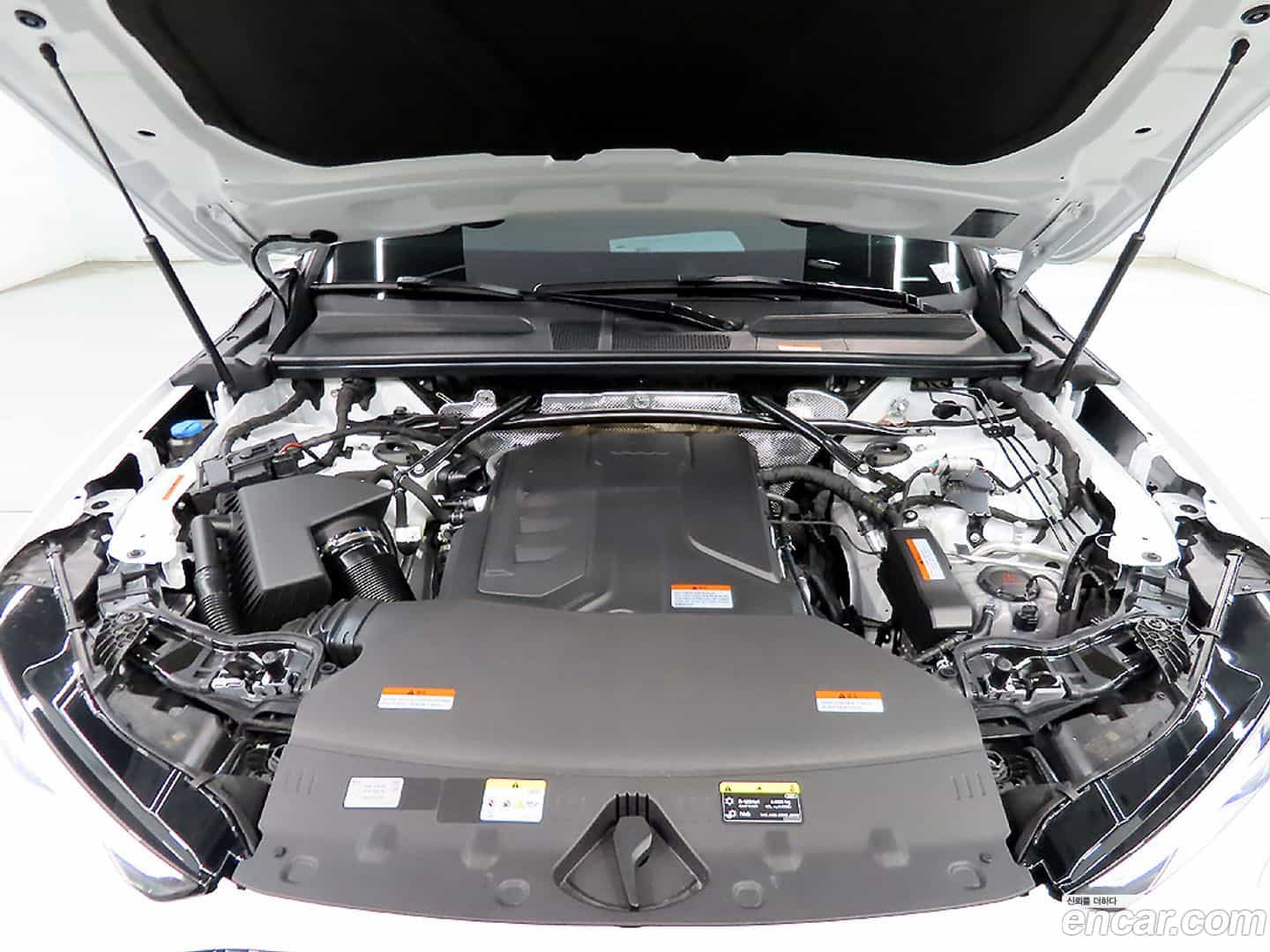 Q5 Audi 2025.10-INNER-006