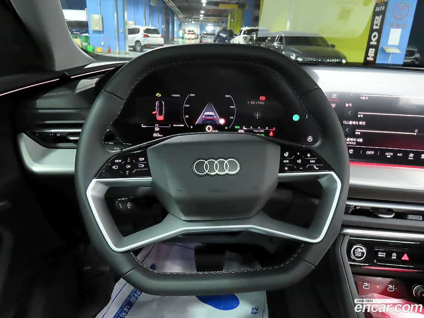 Q5 Audi 2025.10-OPTION-018