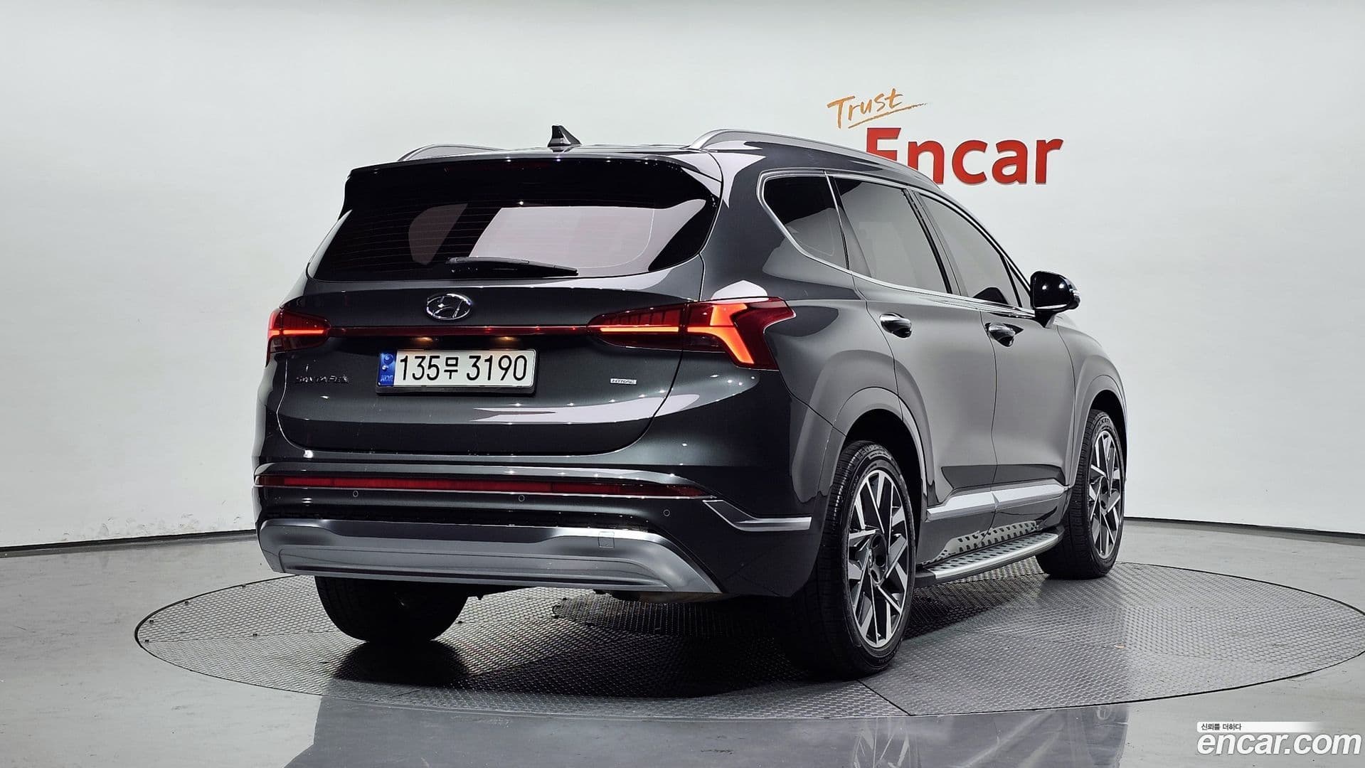 Main__Slider__Photo:Santafe Hyundai 2021.2-1