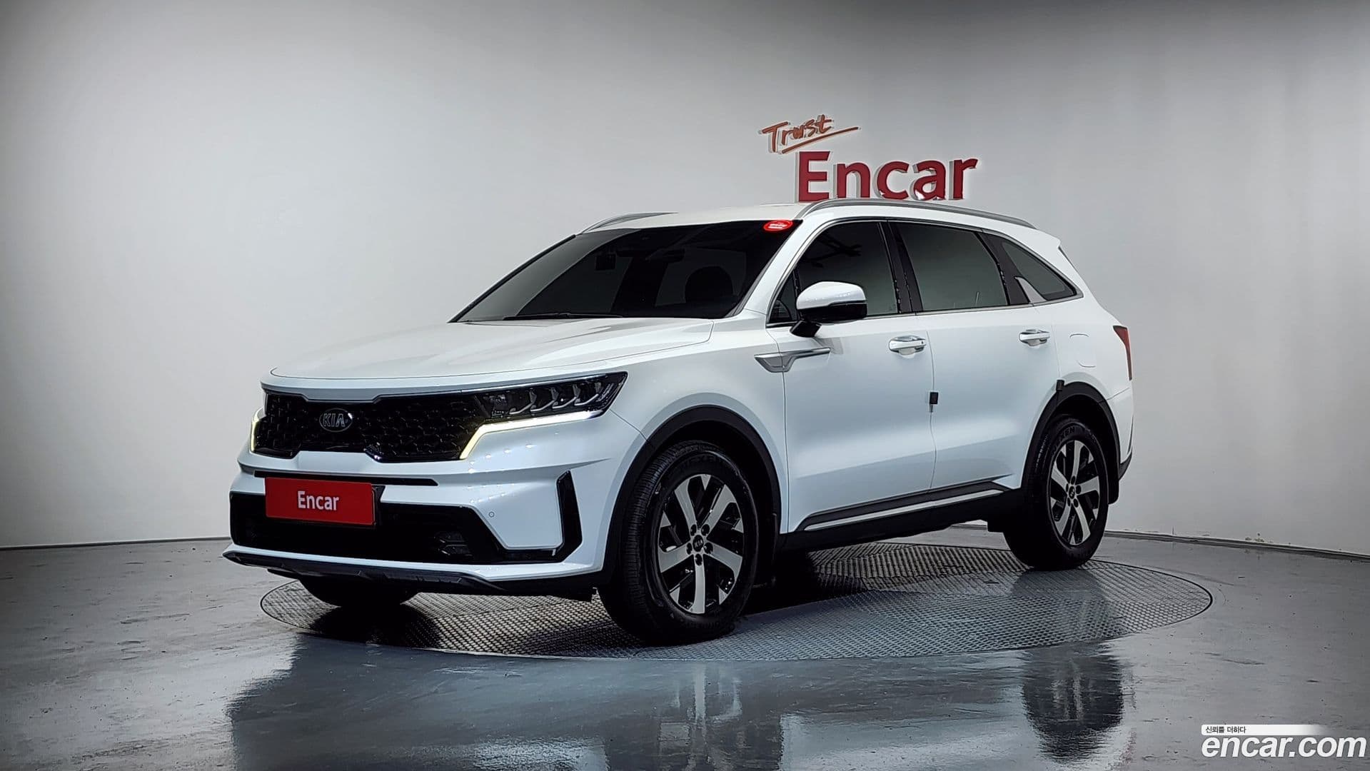 Main__Slider__Photo:Sorento Kia 2021.4-0