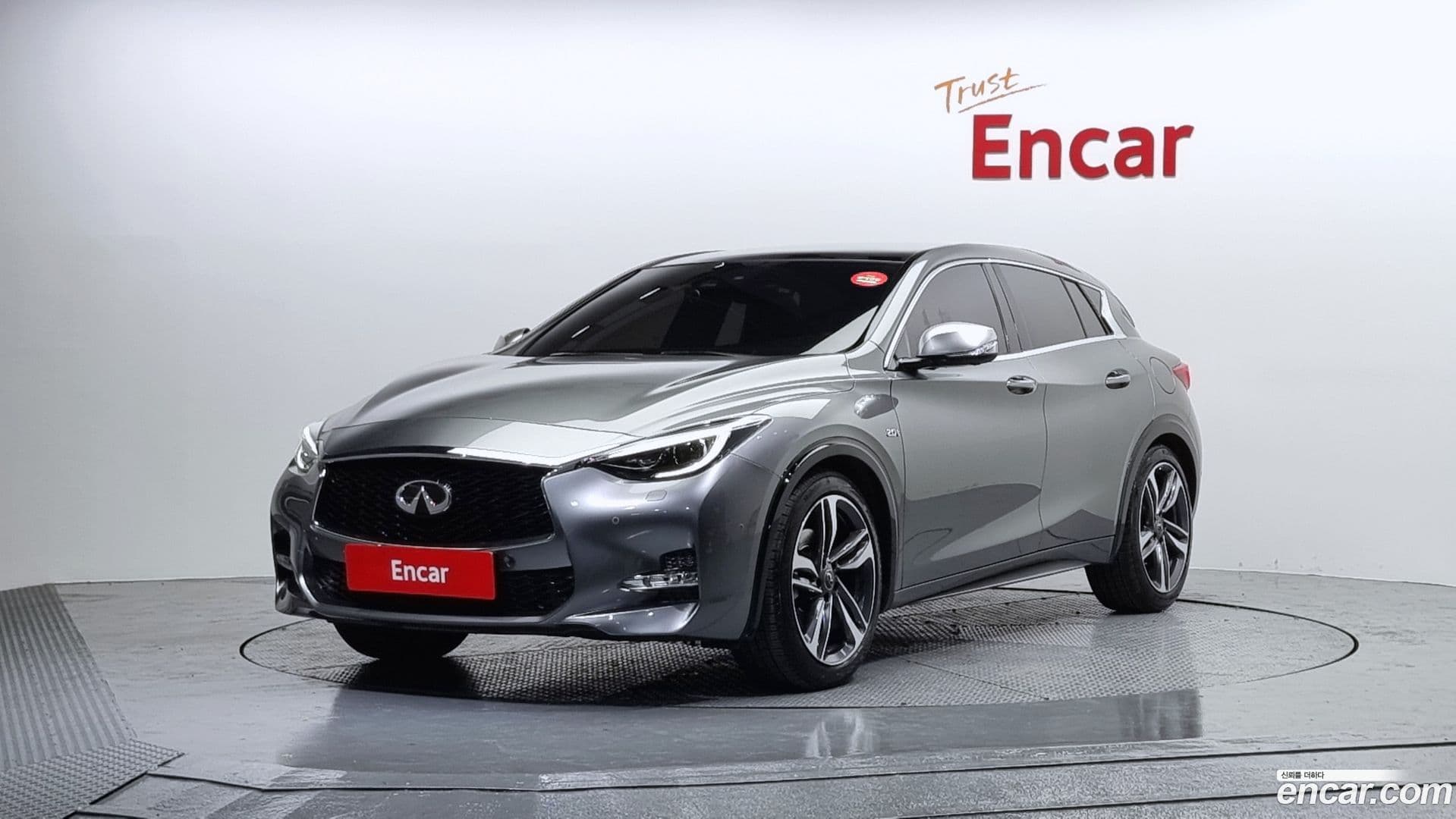Main__Slider__Photo:Q30 Infiniti 2017.11-0