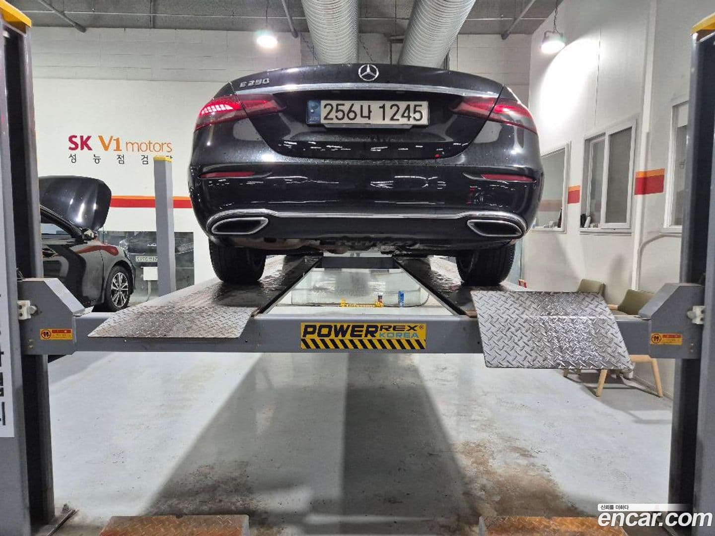 Main__Slider__Photo:E-Class Mercedes-Benz 2022.1-0