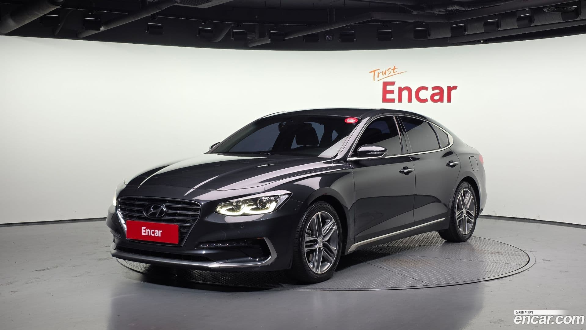 Main__Slider__Photo:Grandeur Hyundai 2017.9-0