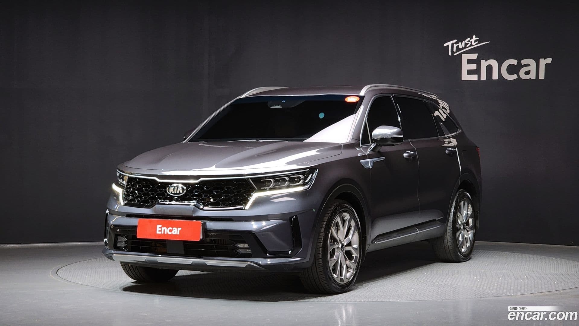 Main__Slider__Photo:Sorento Kia 2020.5-0