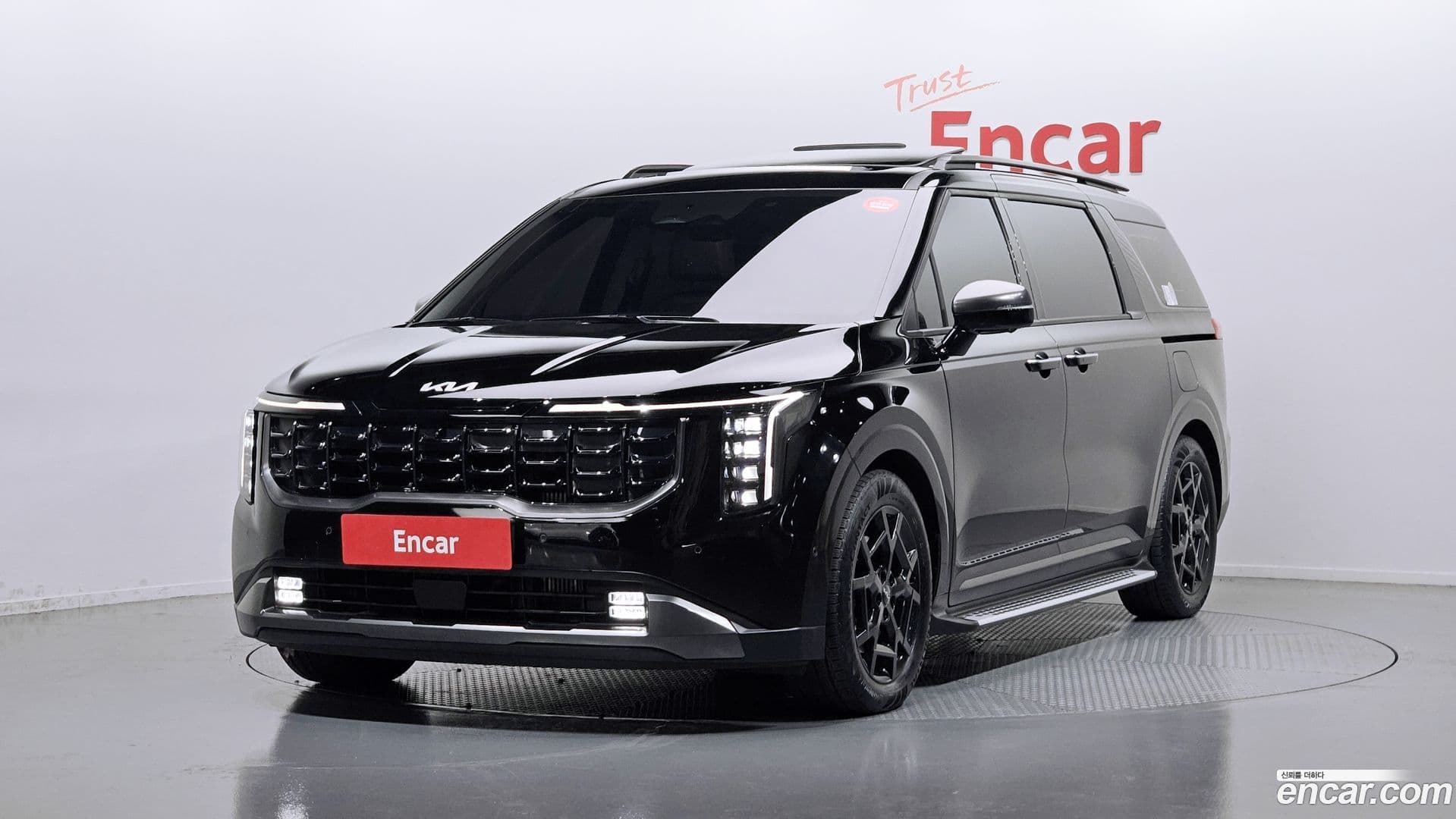 Main__Slider__Photo:Canival Kia 2023.10-0