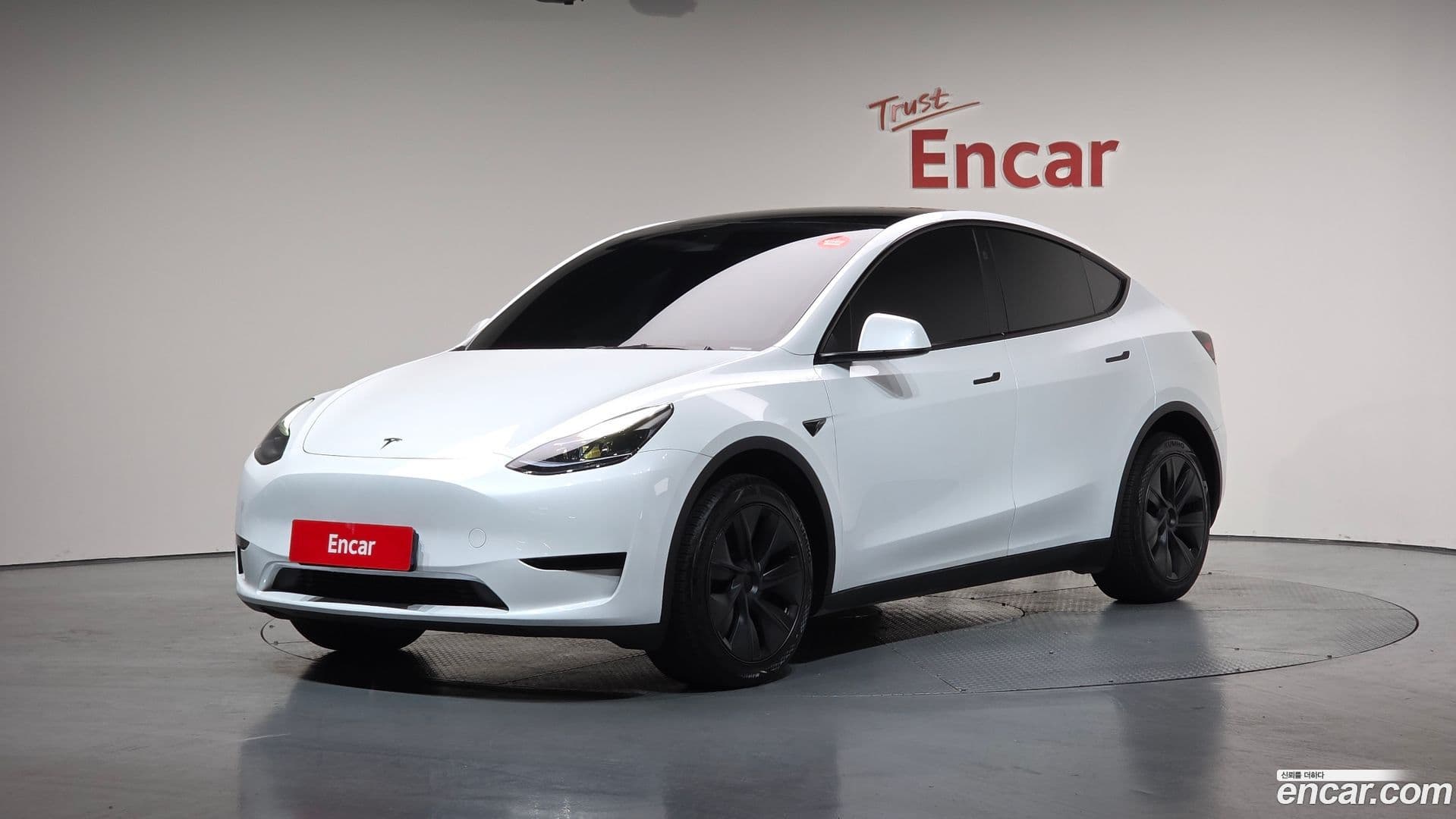 Main__Slider__Photo:Model Y Tesla 2024.7-0