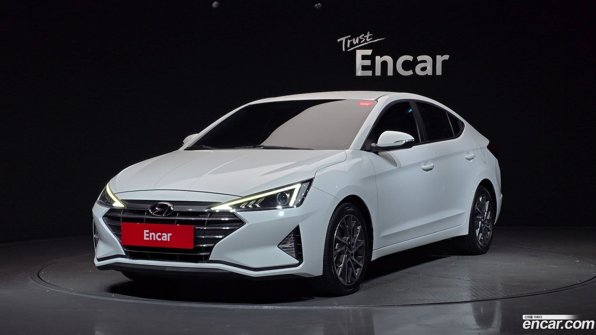 Main__Slider__Photo:AVANTE Hyundai 2019.7-0