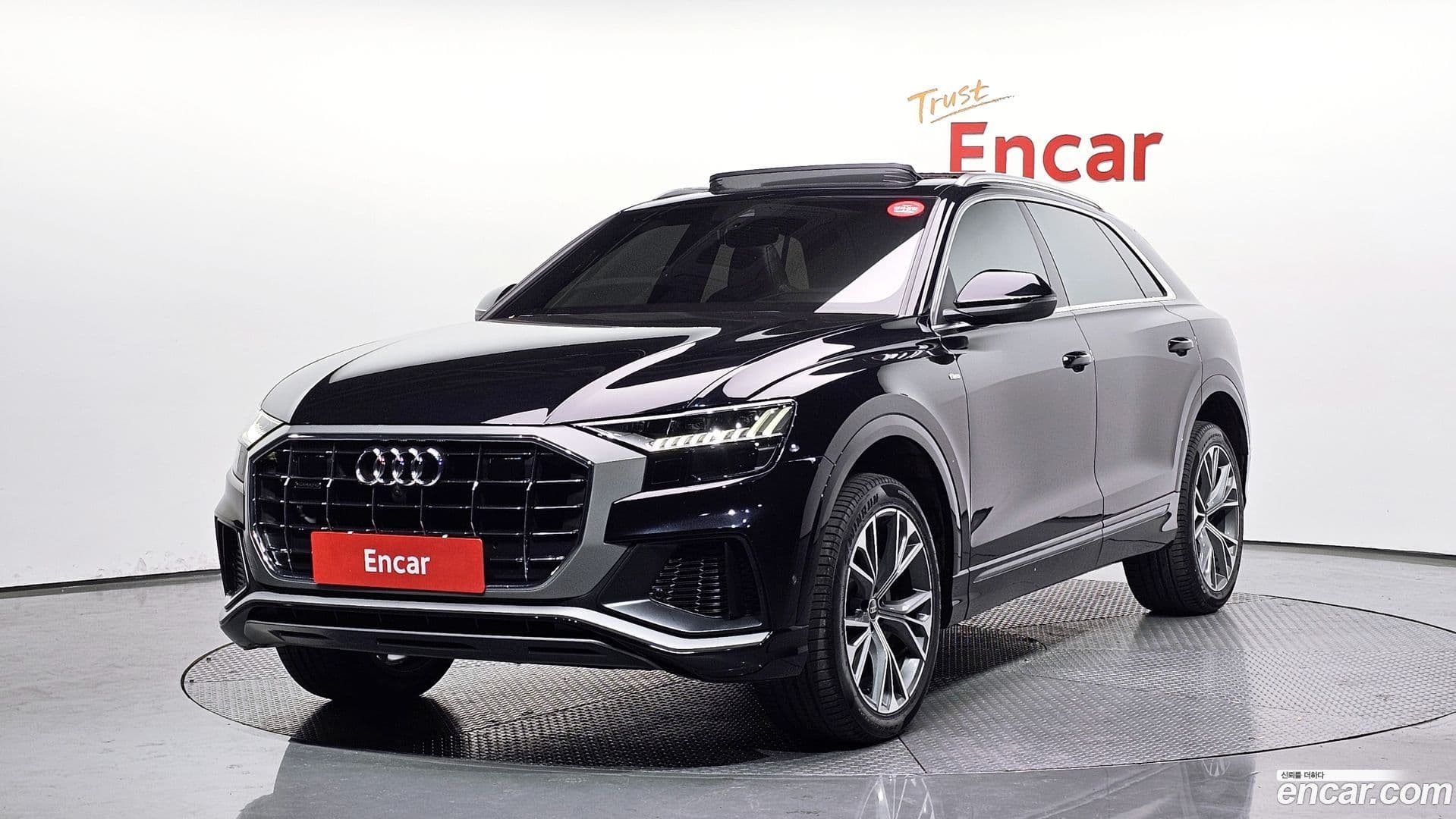 Main__Slider__Photo:Q8 Audi 2021.5-0