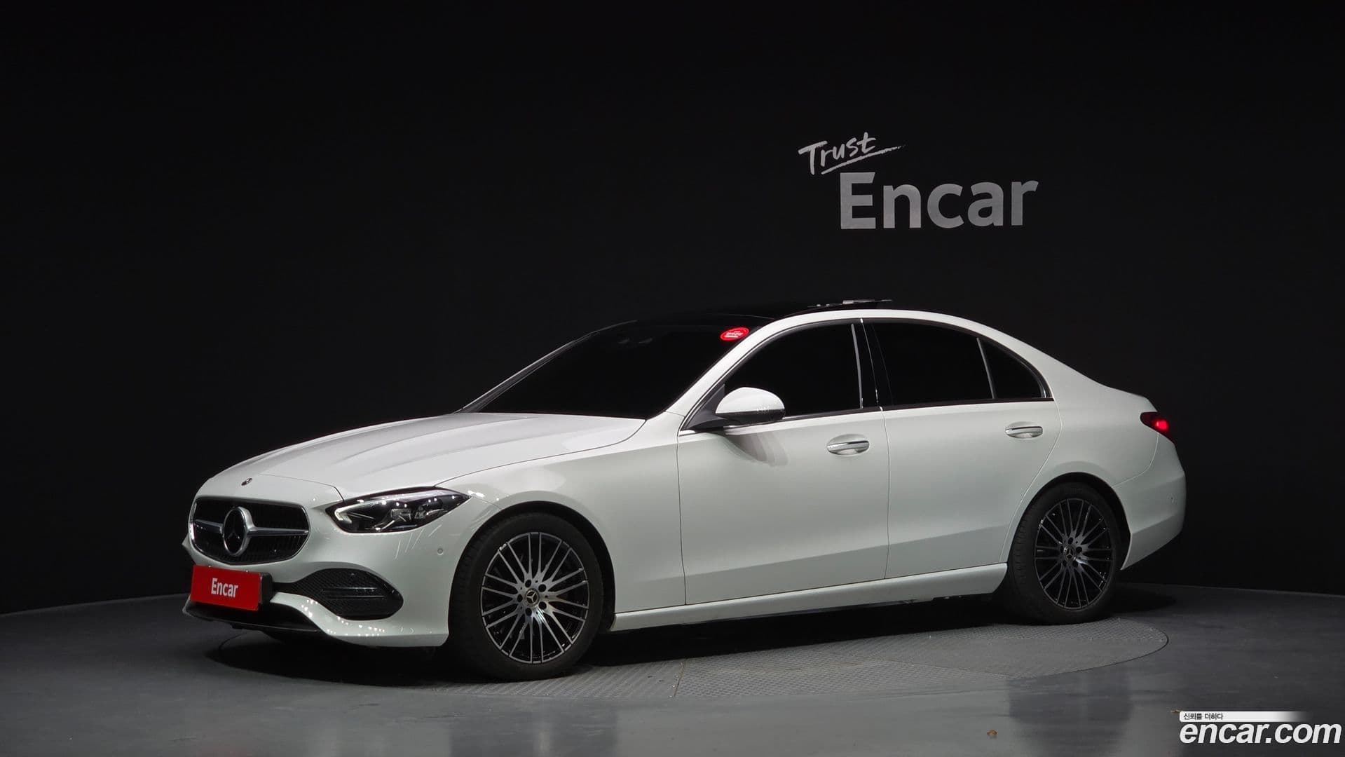 Main__Slider__Photo:C-Class Mercedes-Benz 2023.10-0