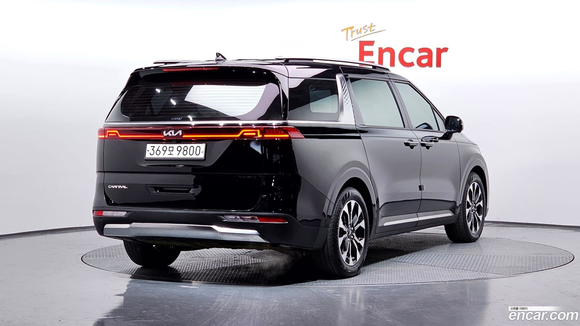 Main__Slider__Photo:Canival Kia 2022.5-0