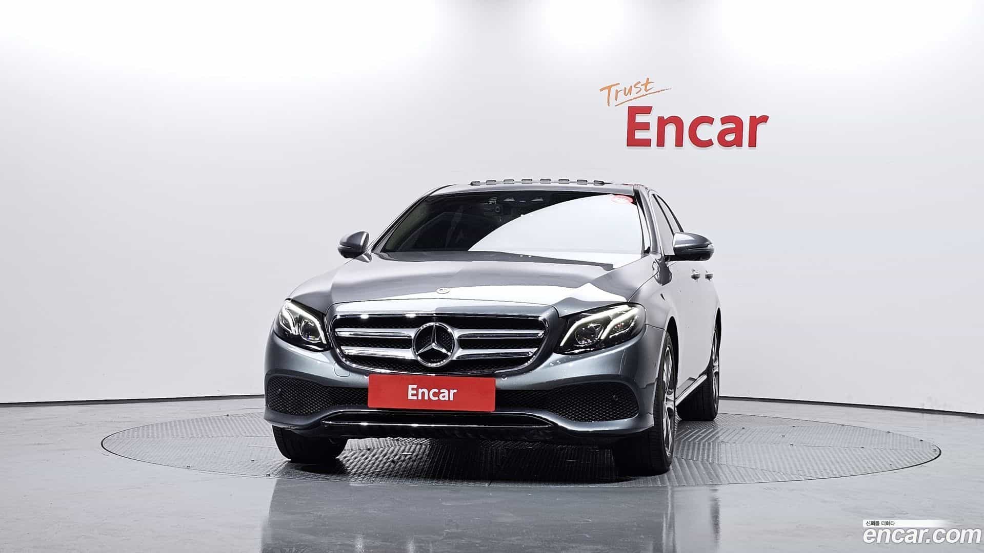 E-Class Mercedes-Benz 2018.5-OUTER-3