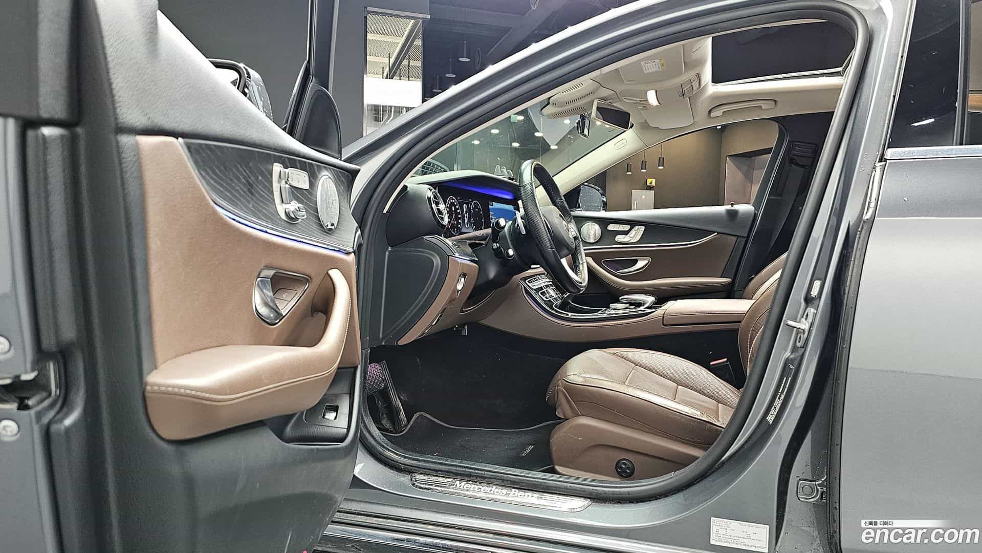 E-Class Mercedes-Benz 2018.5-INNER-10