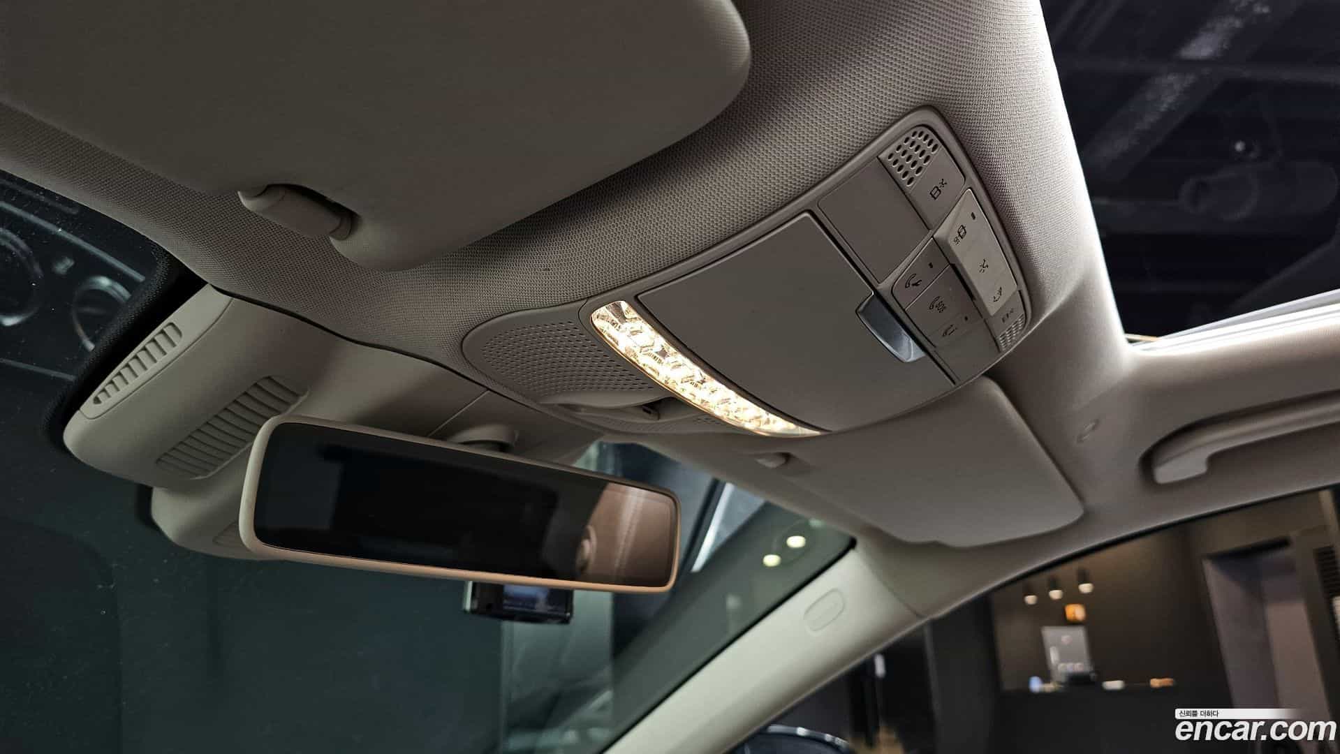 E-Class Mercedes-Benz 2018.5-OPTION-16